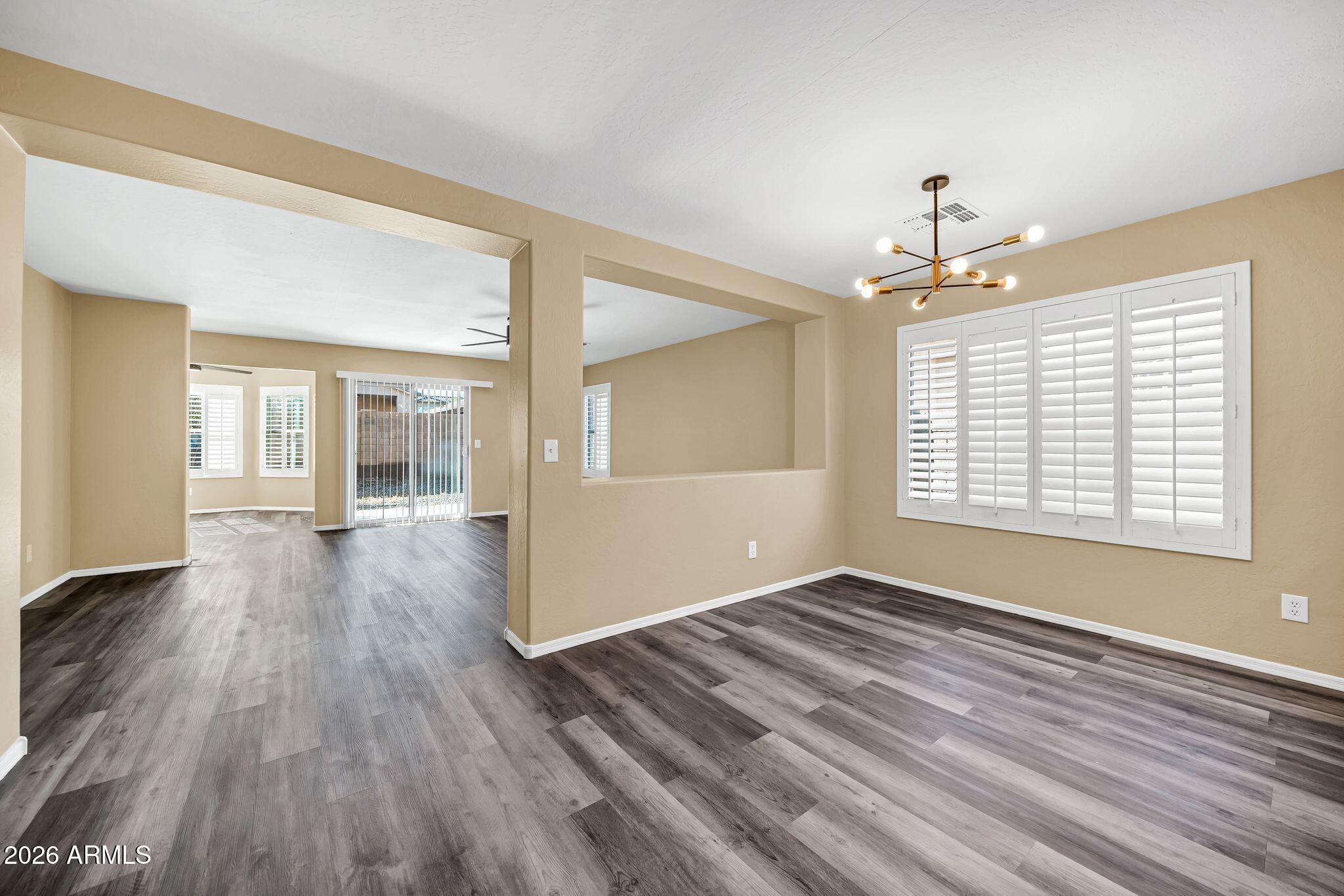 3323 W SAINT ANNE Avenue