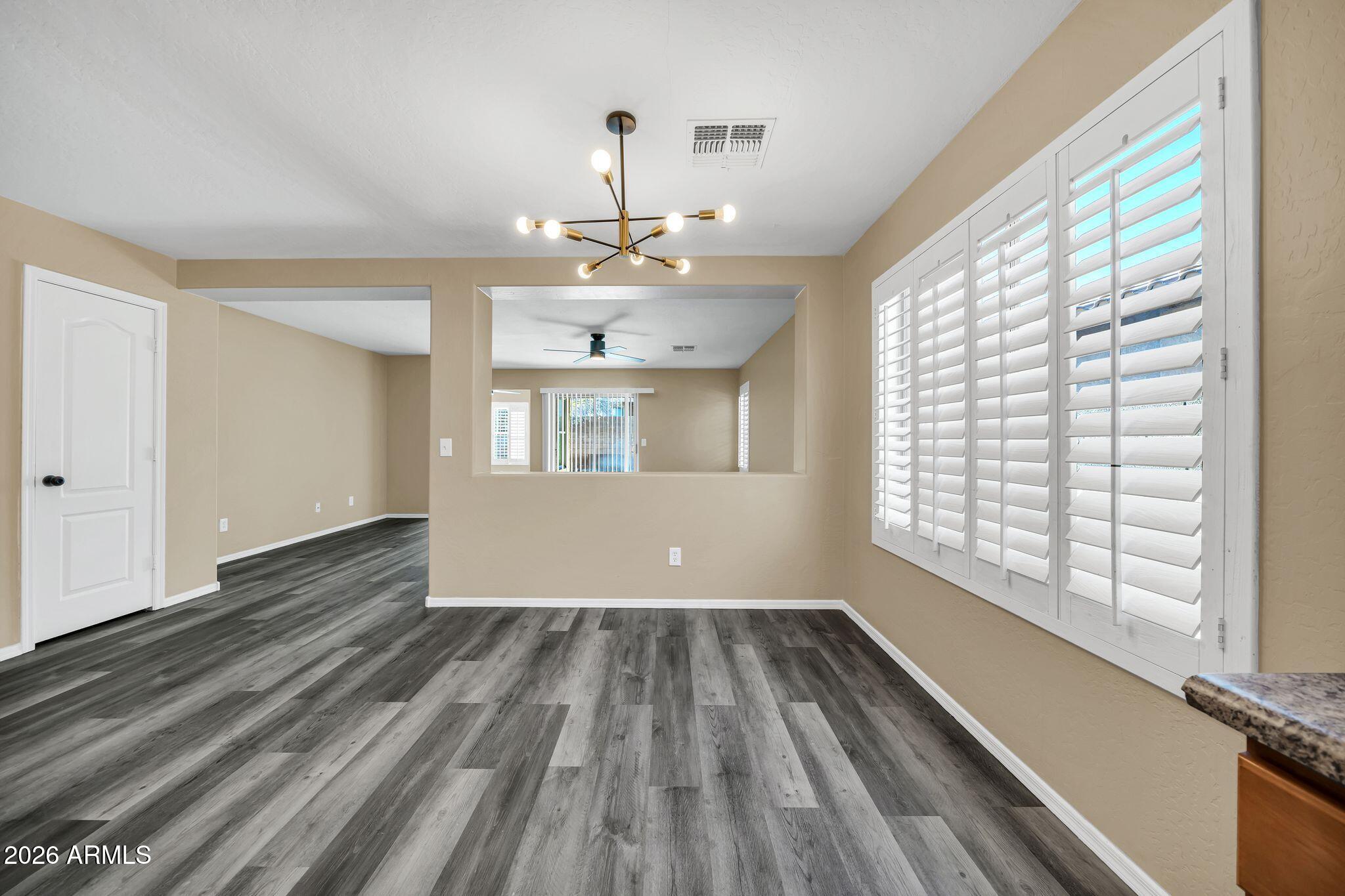 3323 W SAINT ANNE Avenue