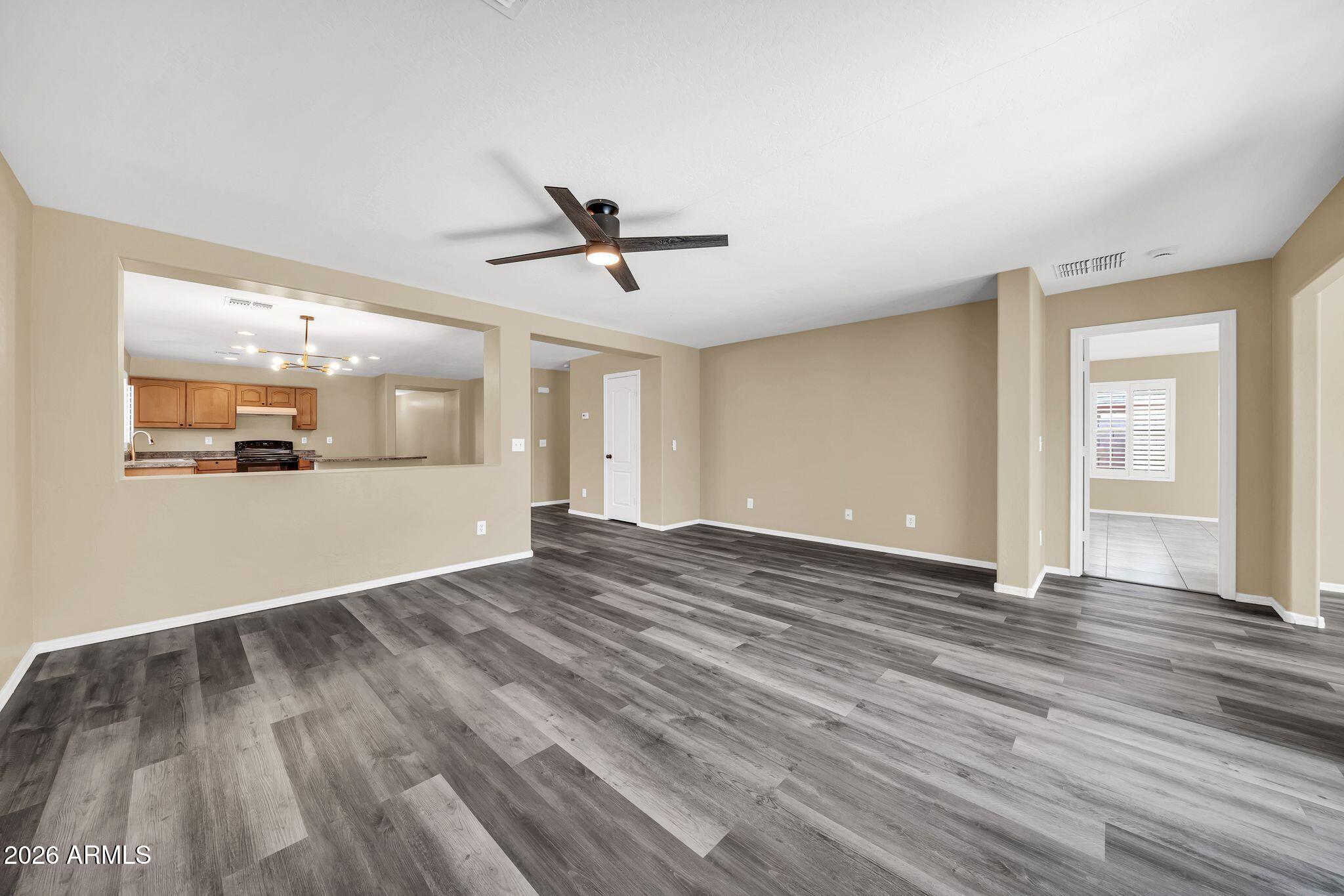 3323 W SAINT ANNE Avenue