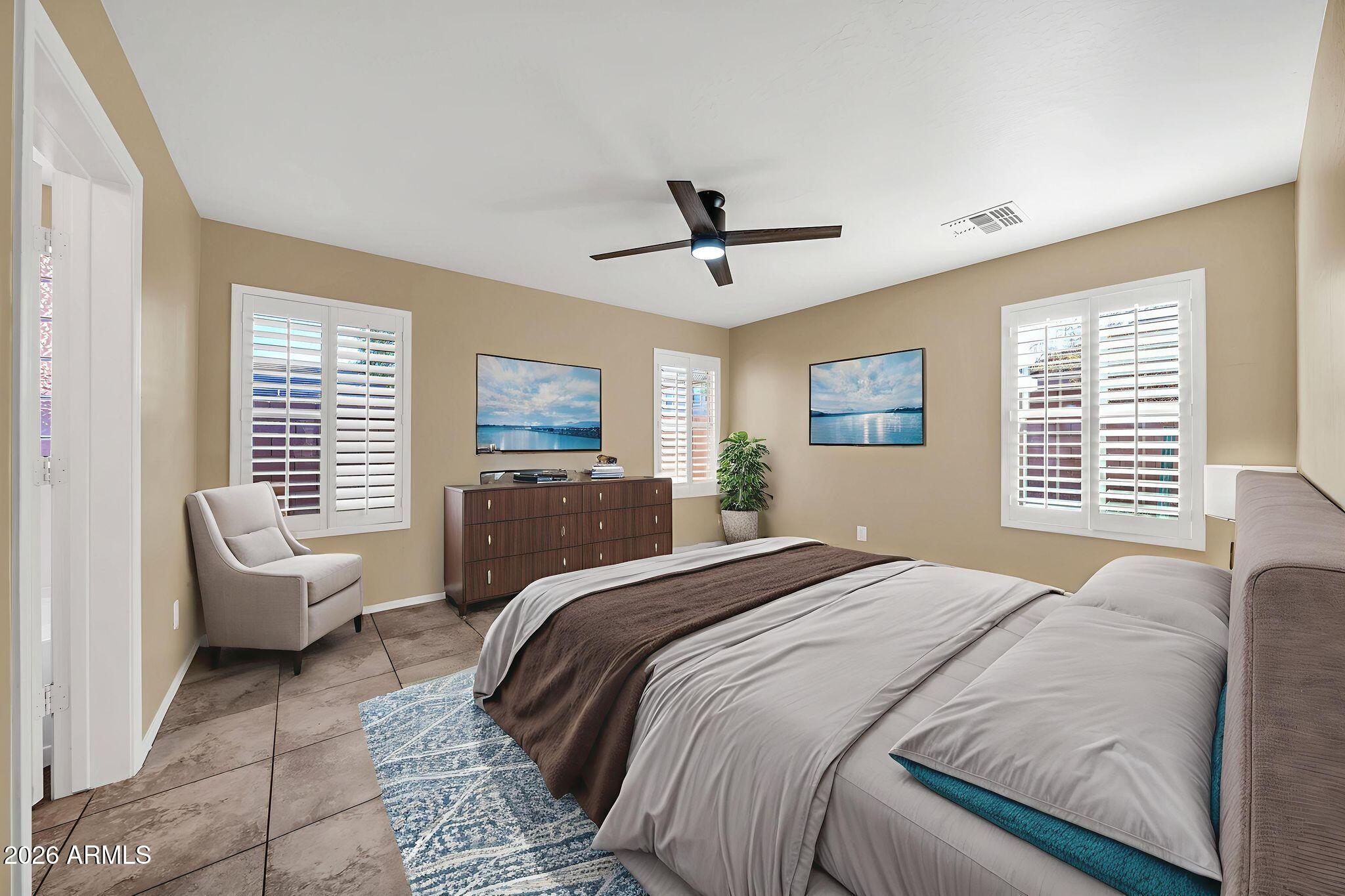 3323 W SAINT ANNE Avenue