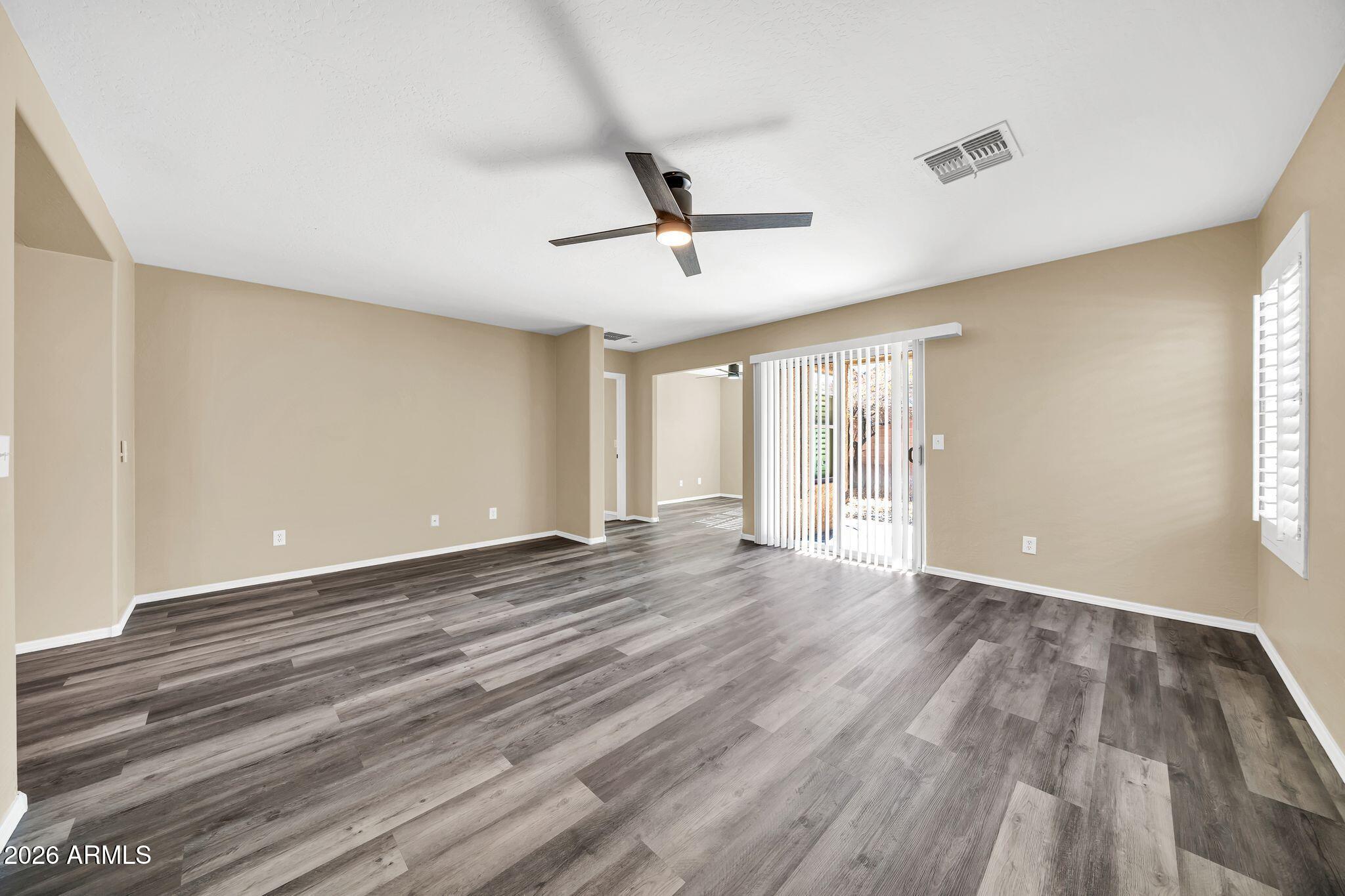 3323 W SAINT ANNE Avenue