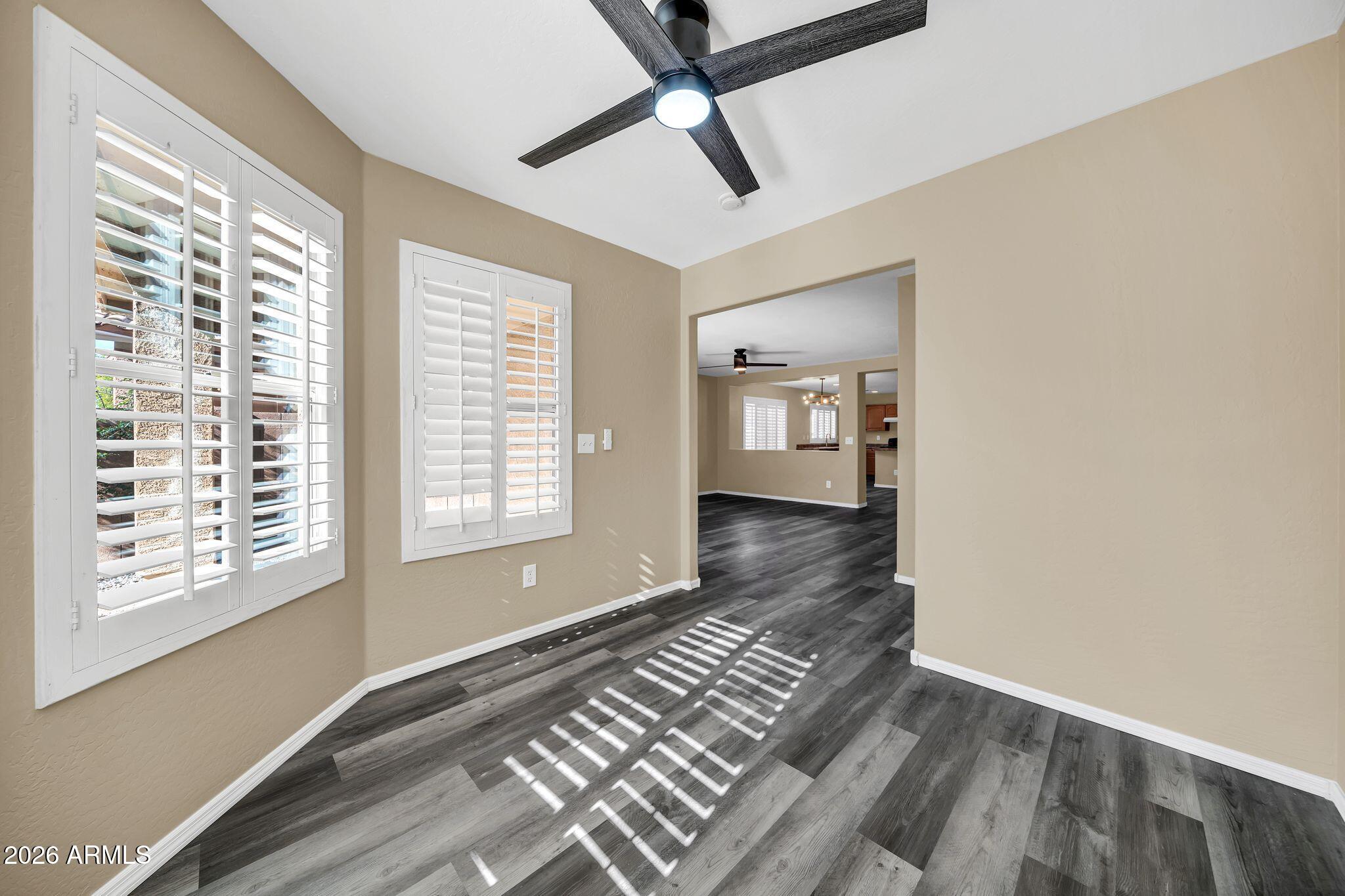 3323 W SAINT ANNE Avenue