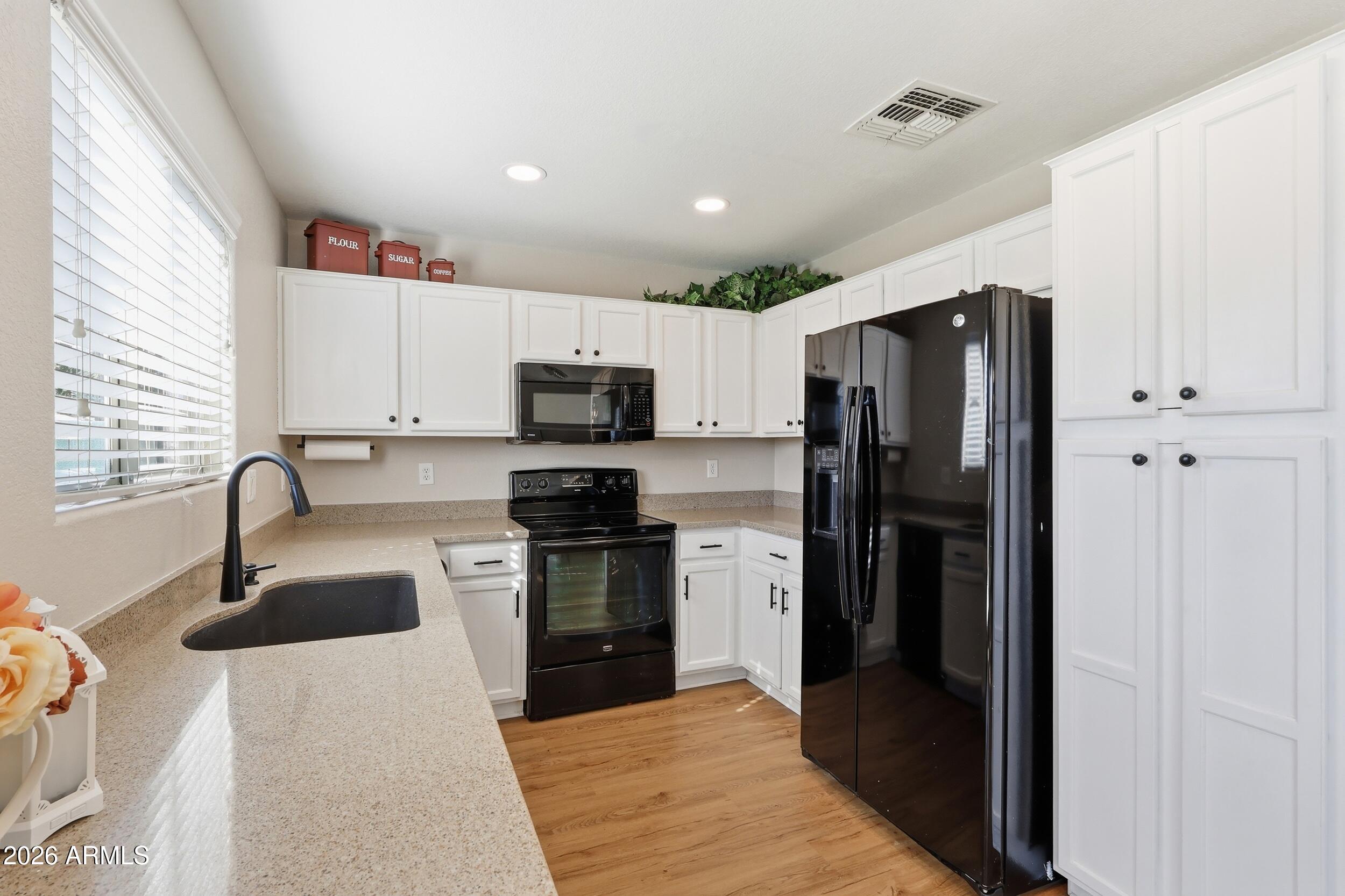 17449 W CALAVAR Road