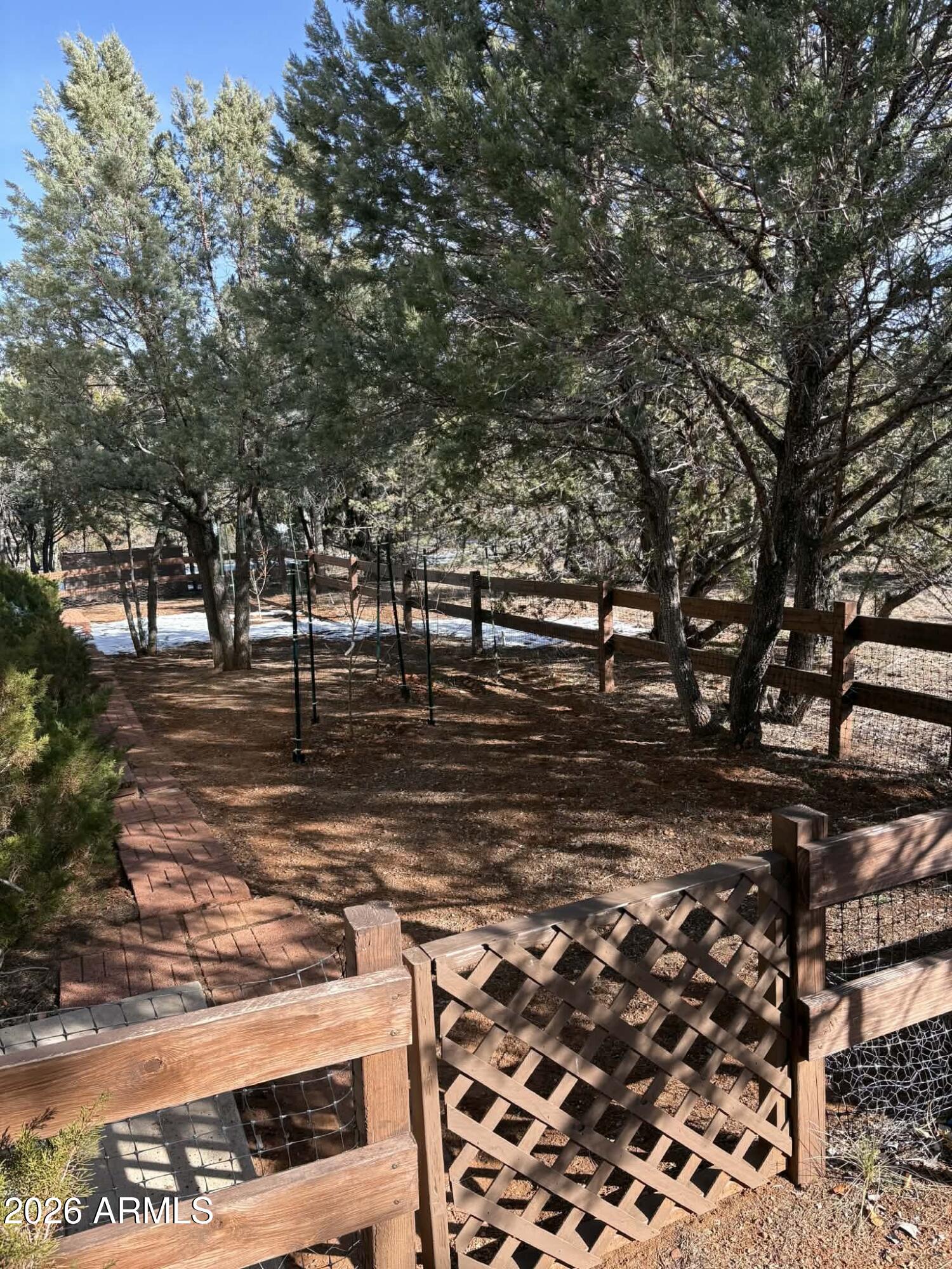 2237 W COUNTRY CLUB Drive