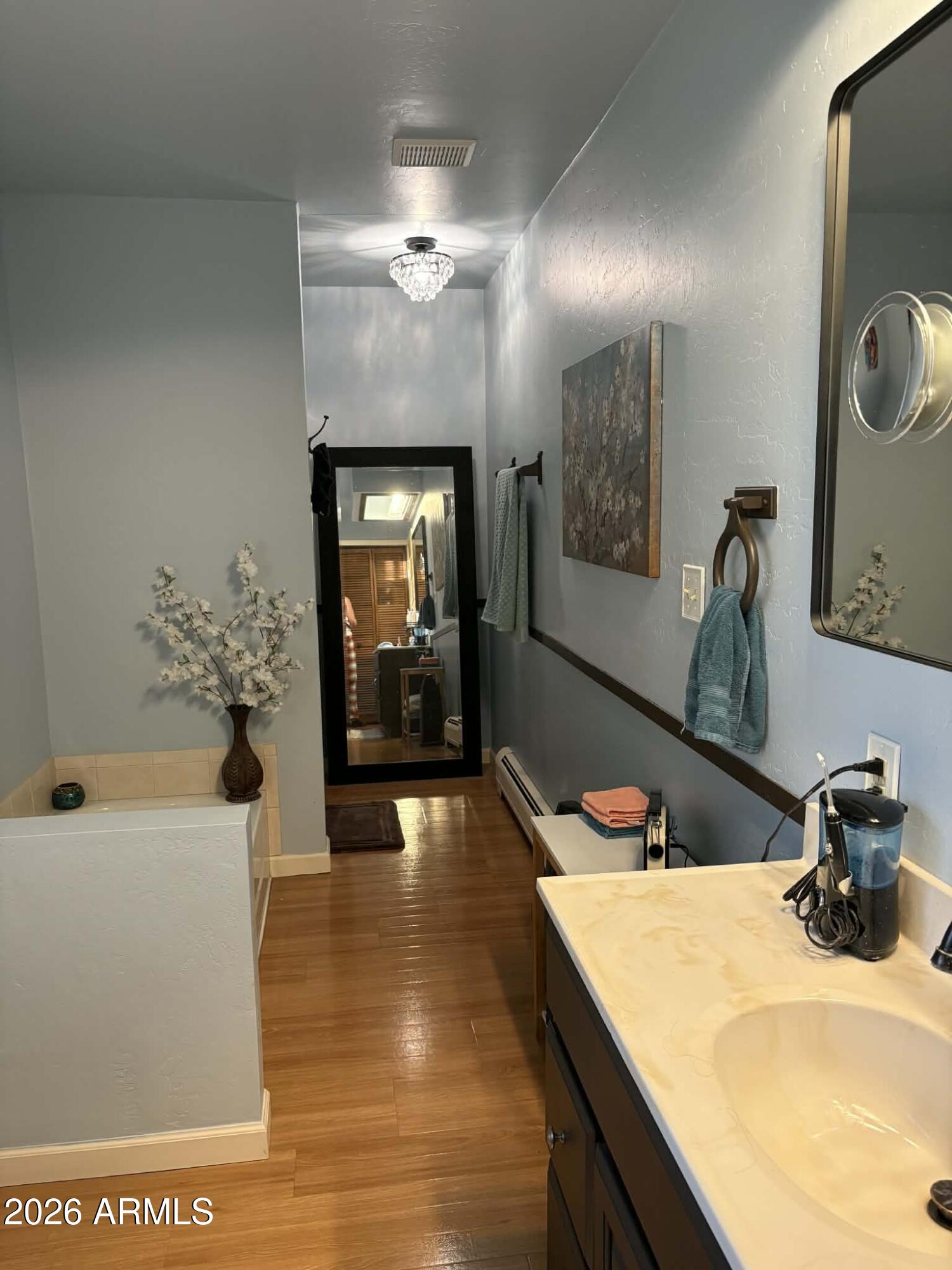 2237 W COUNTRY CLUB Drive