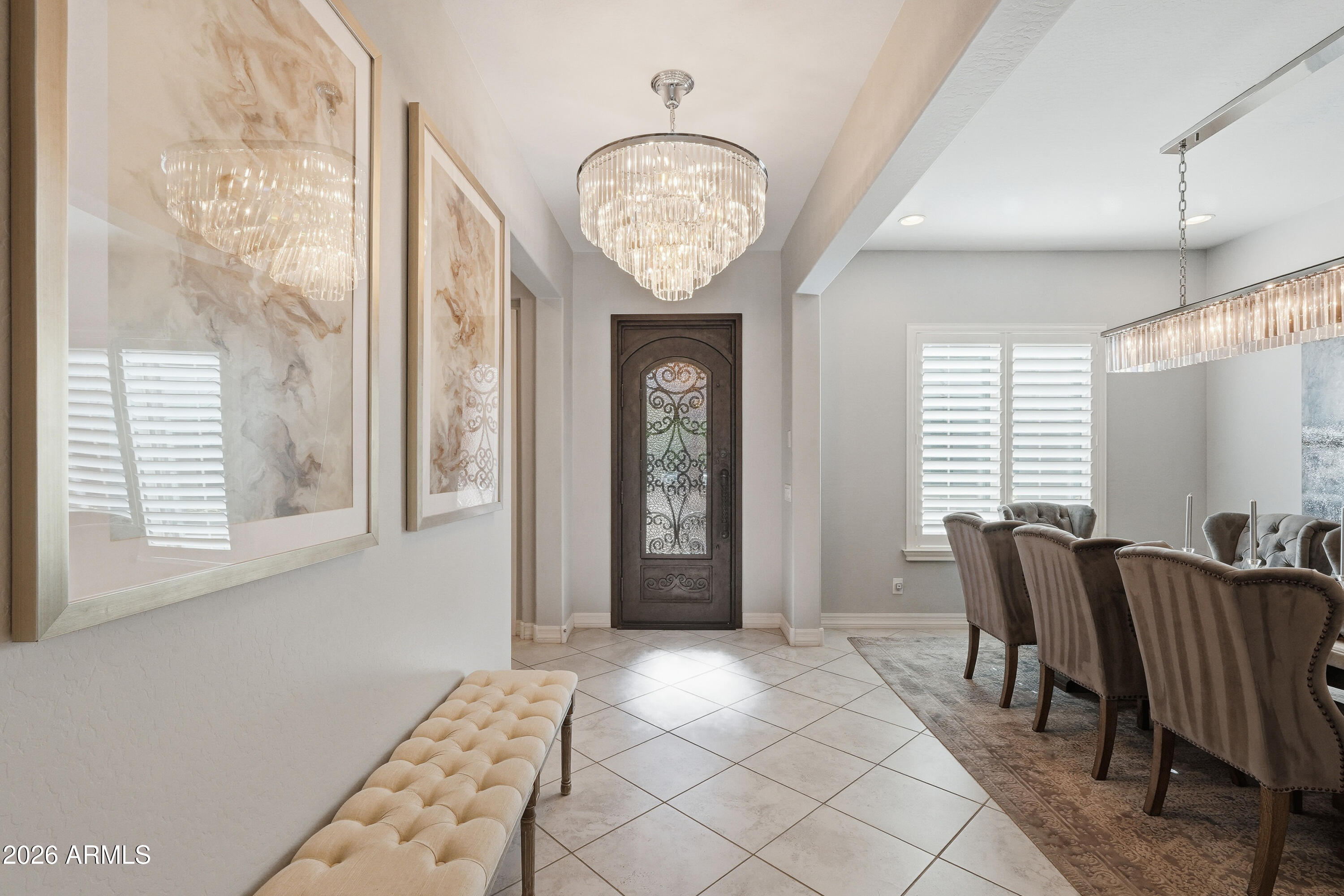 938 E PARKVIEW Drive