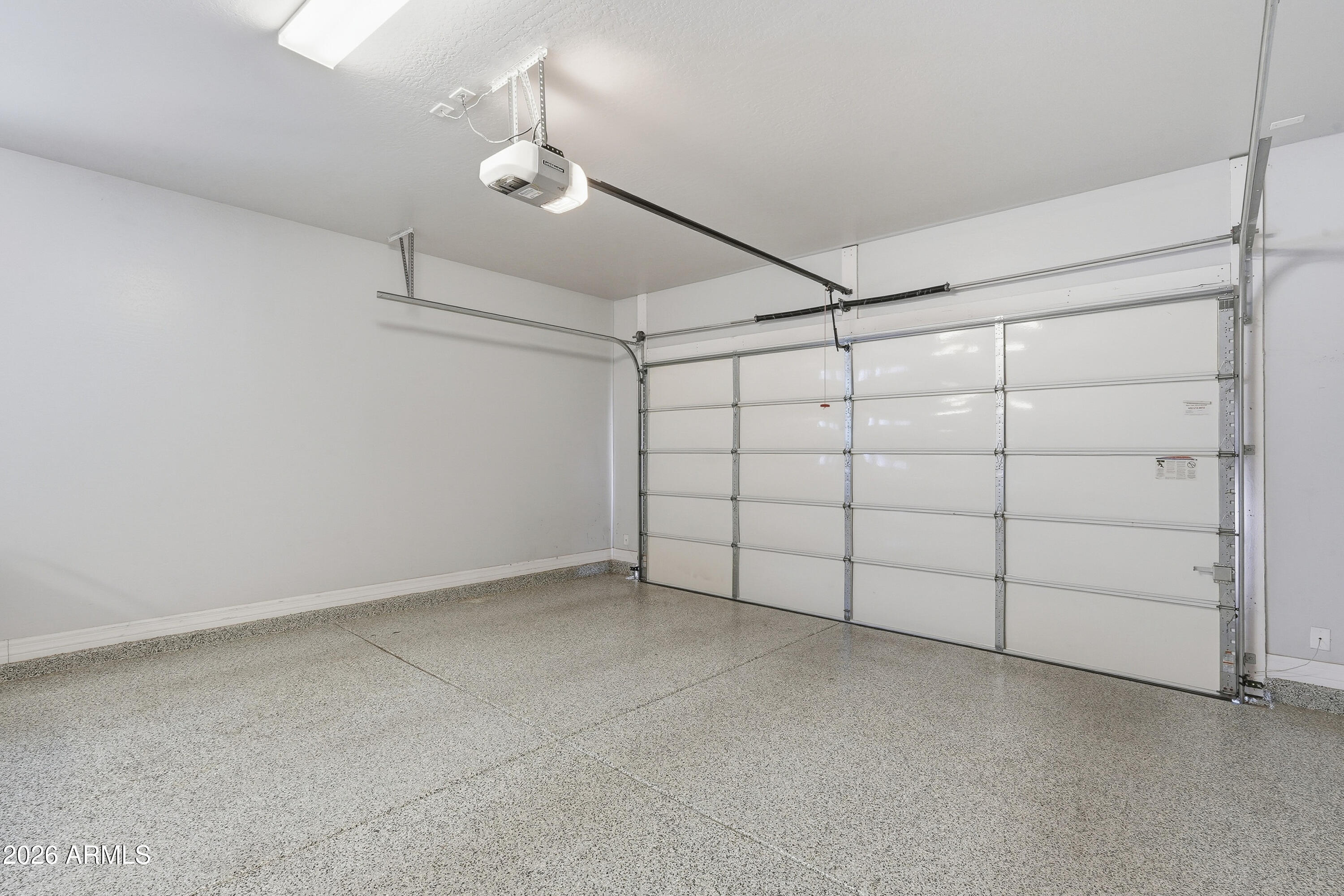 938 E PARKVIEW Drive