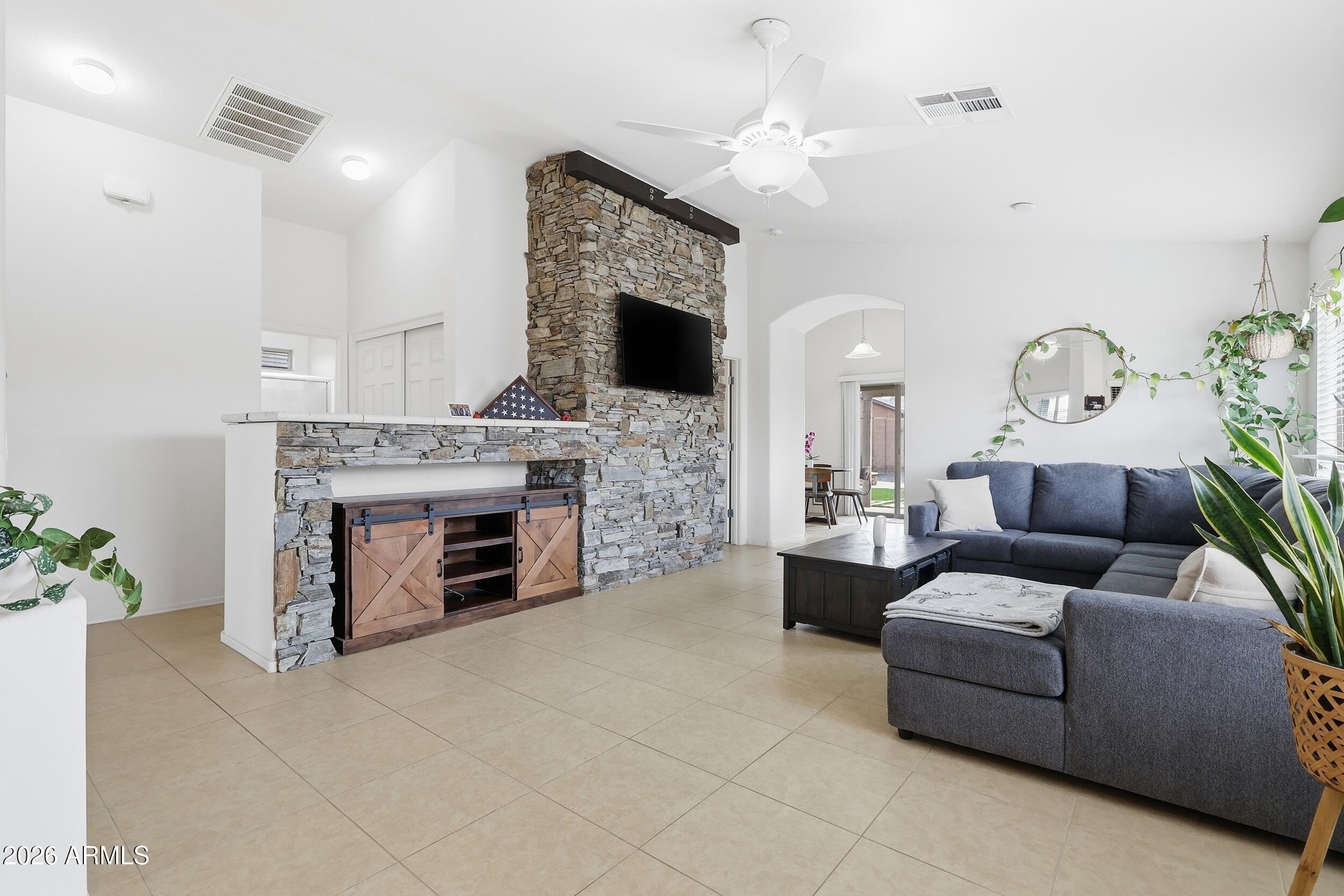 2013 W Prospector Way