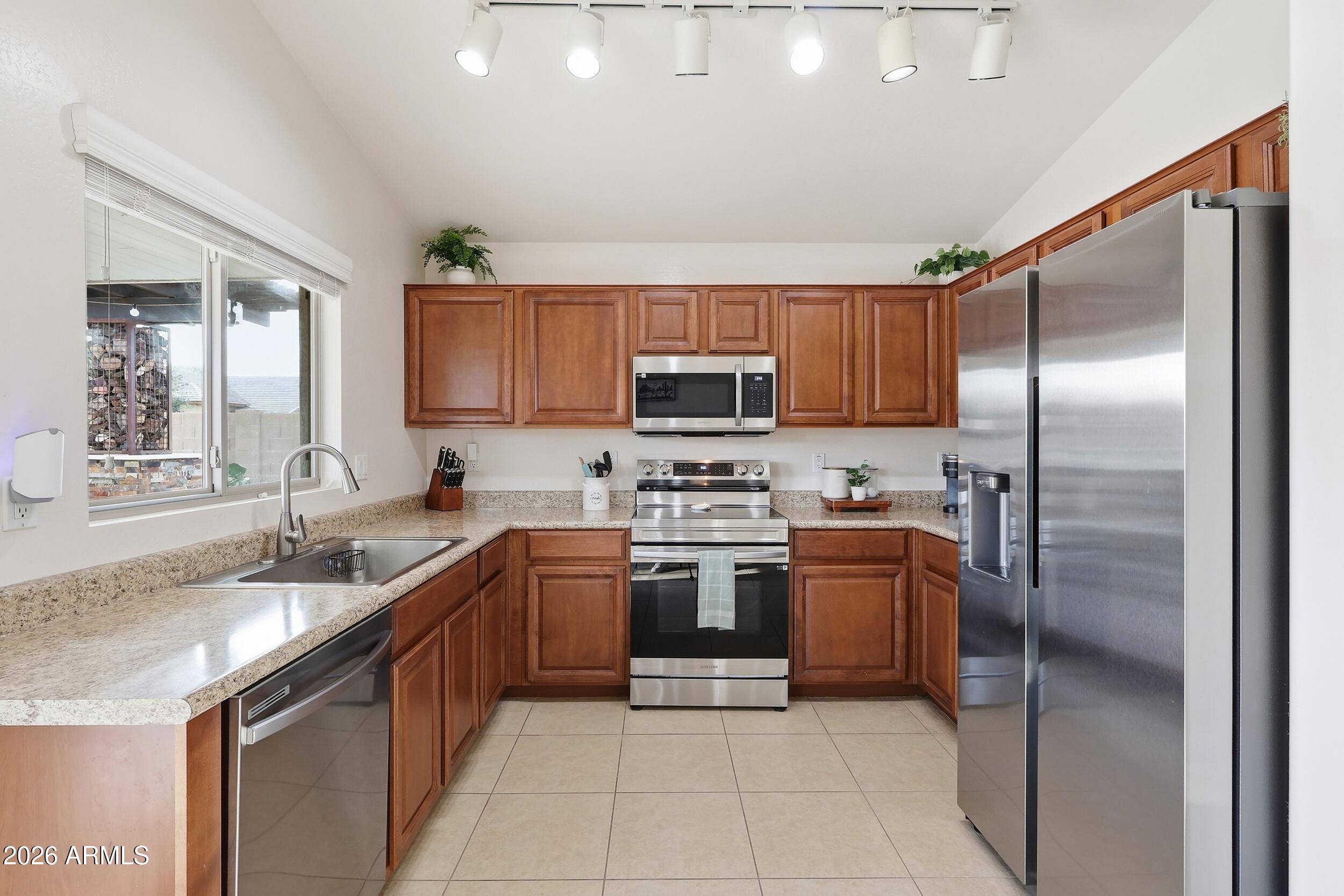 2013 W Prospector Way