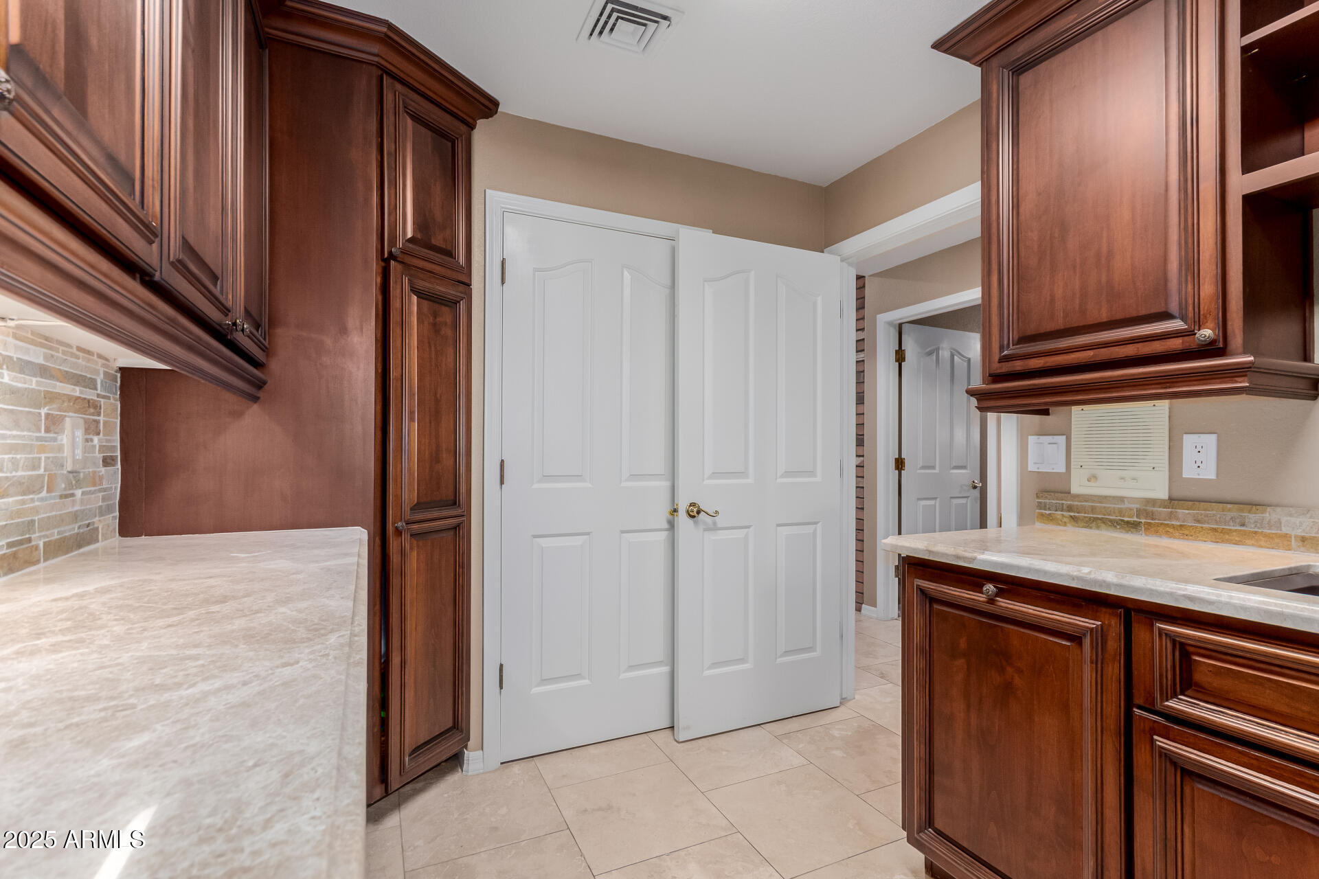 11820 S WARPAINT Drive