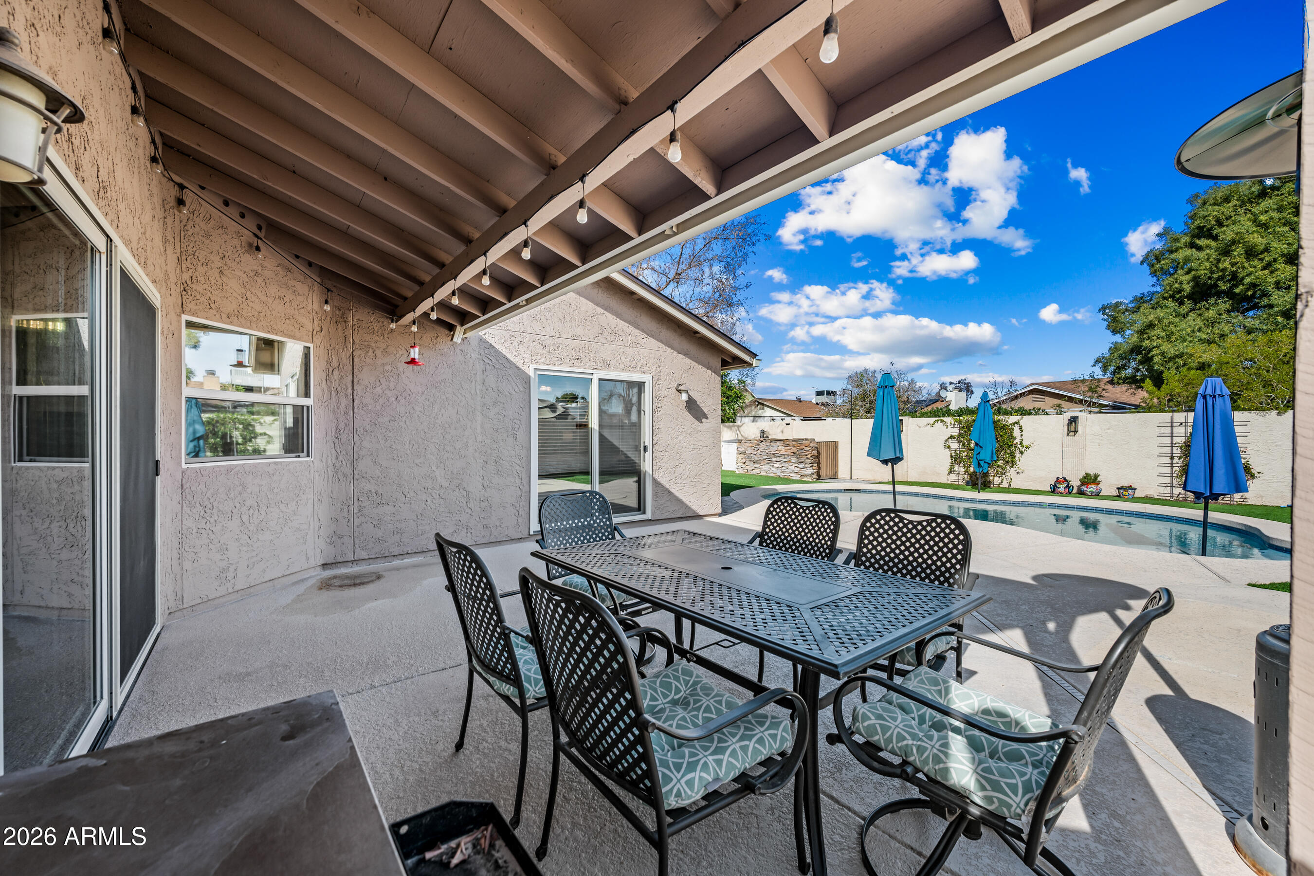 4616 W BUFFALO Street