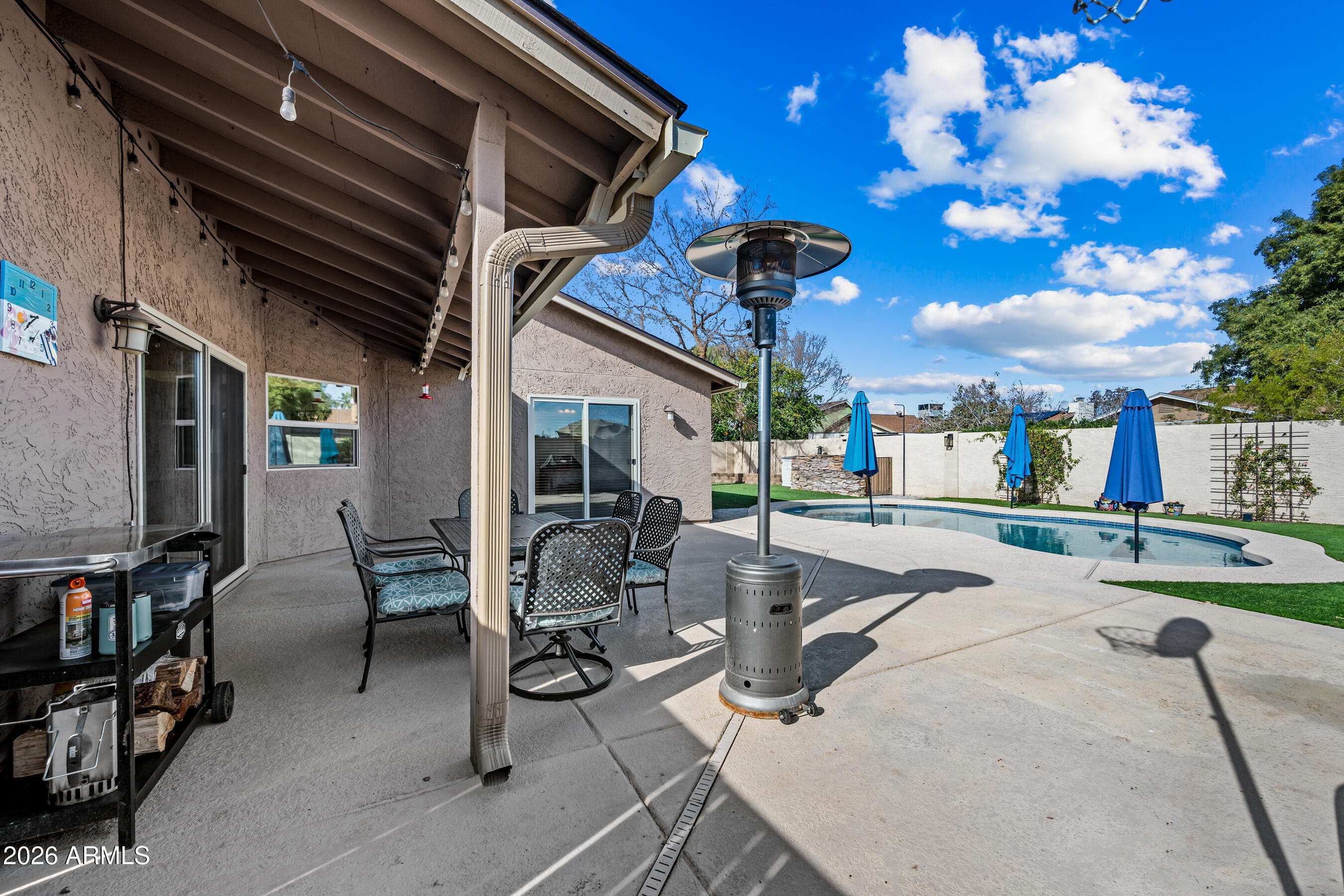 4616 W BUFFALO Street