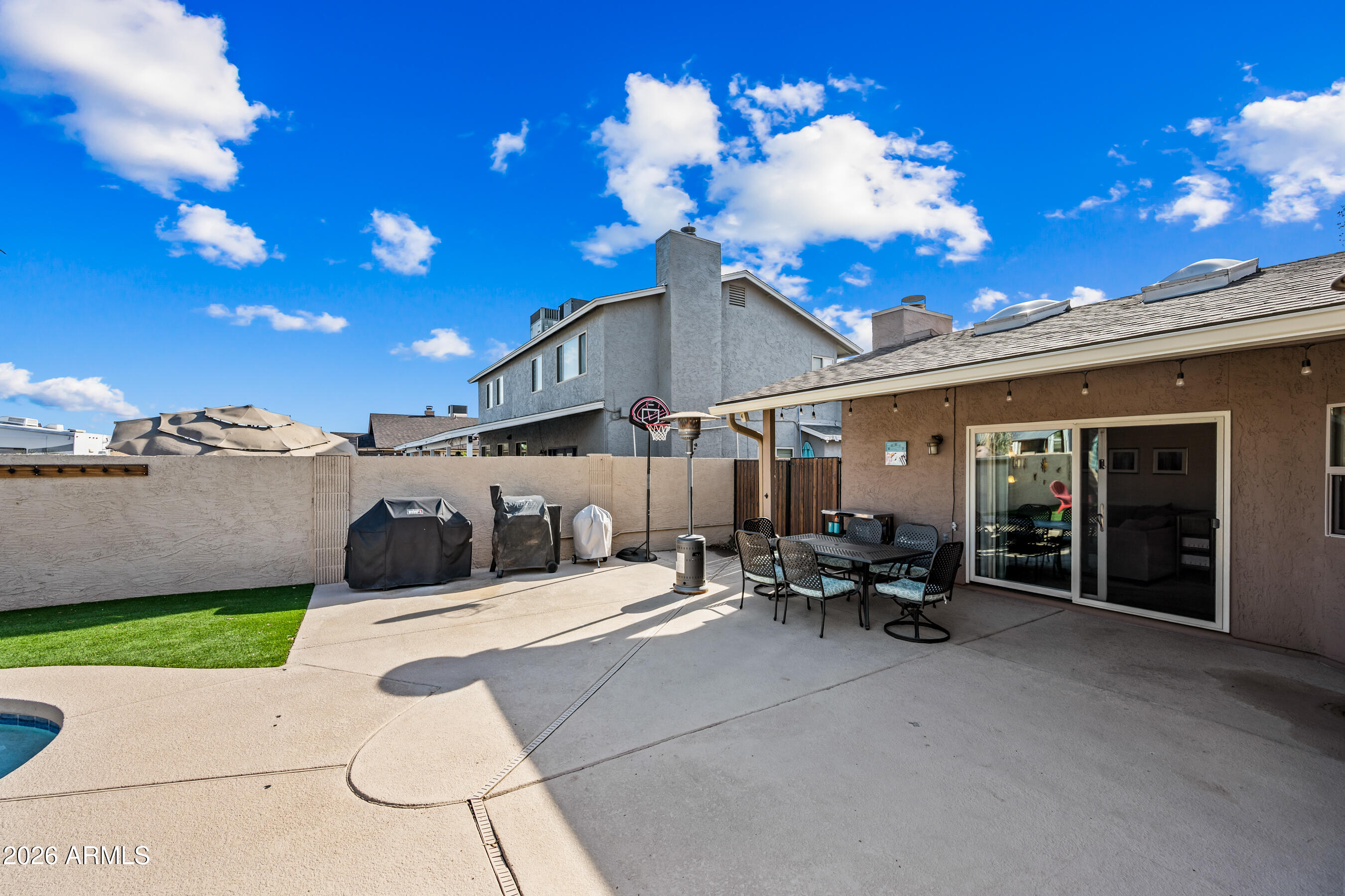 4616 W BUFFALO Street