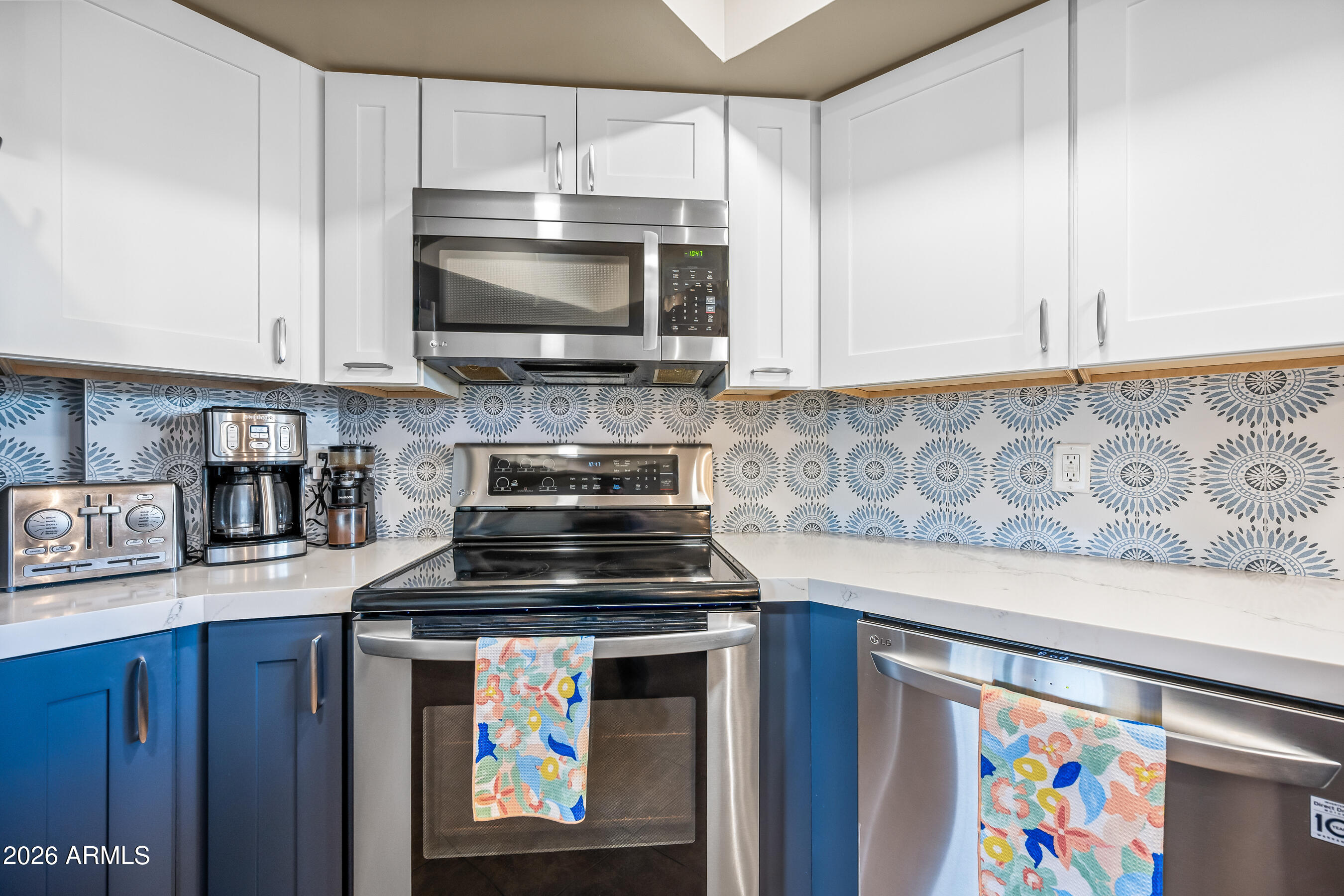 4616 W BUFFALO Street