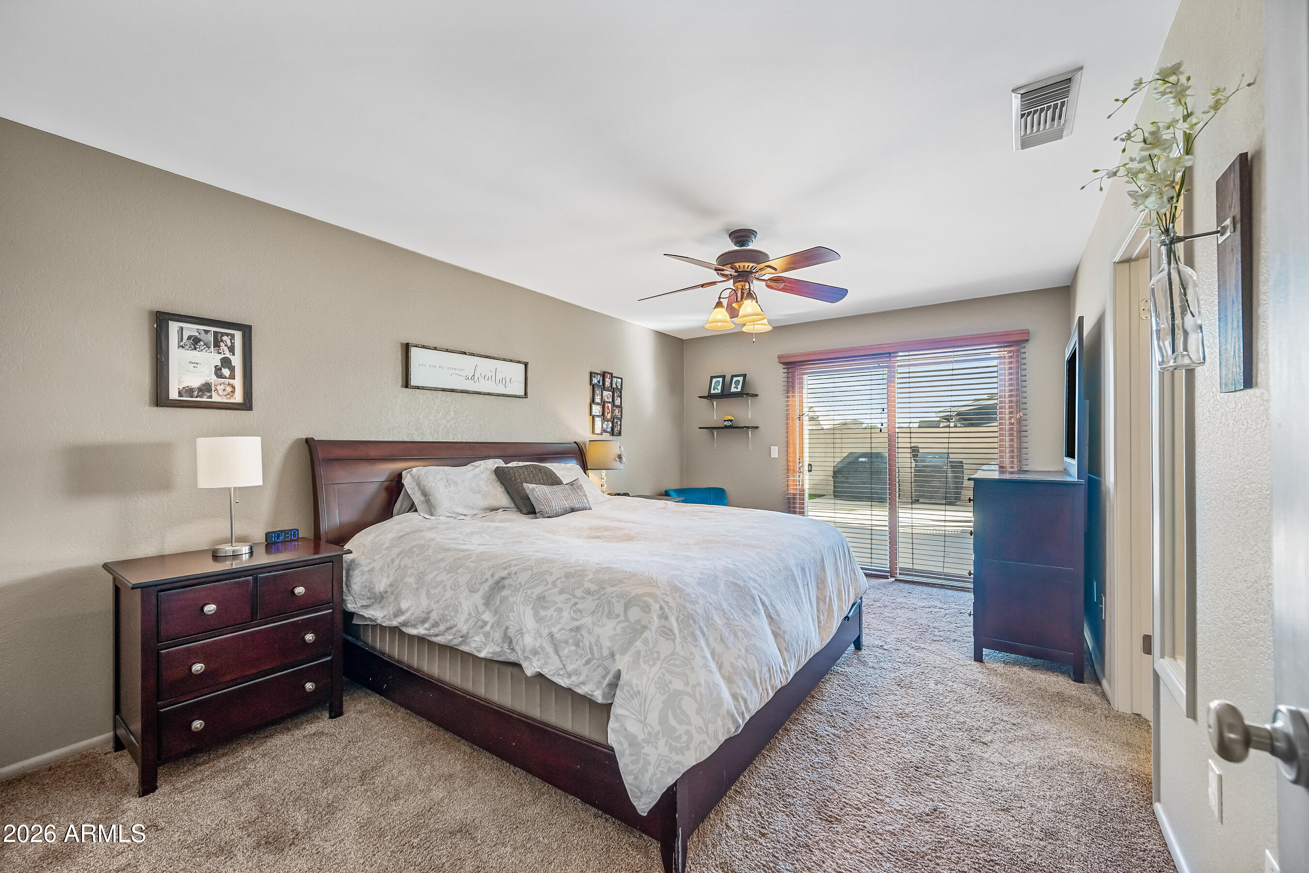 4616 W BUFFALO Street