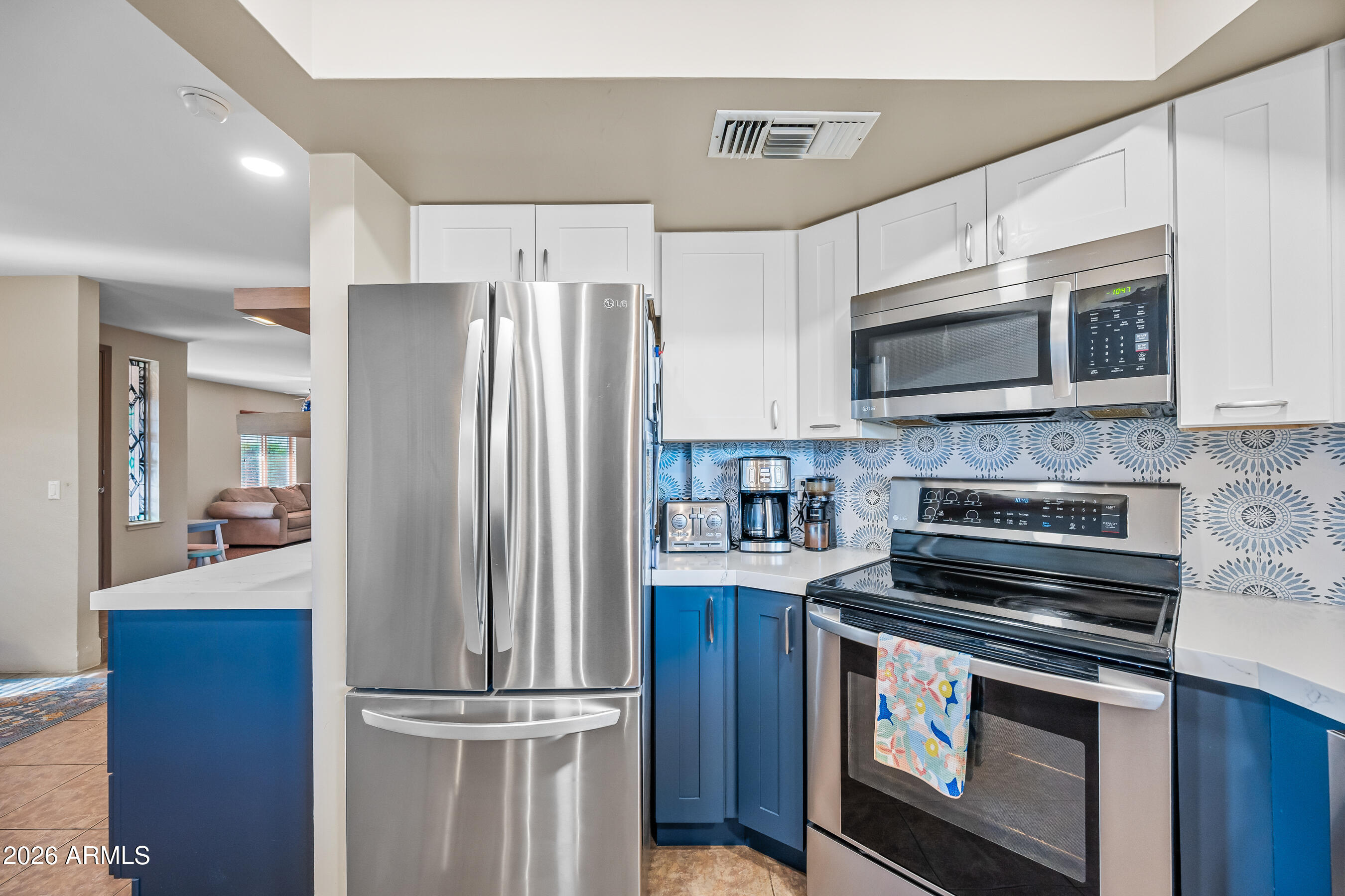 4616 W BUFFALO Street