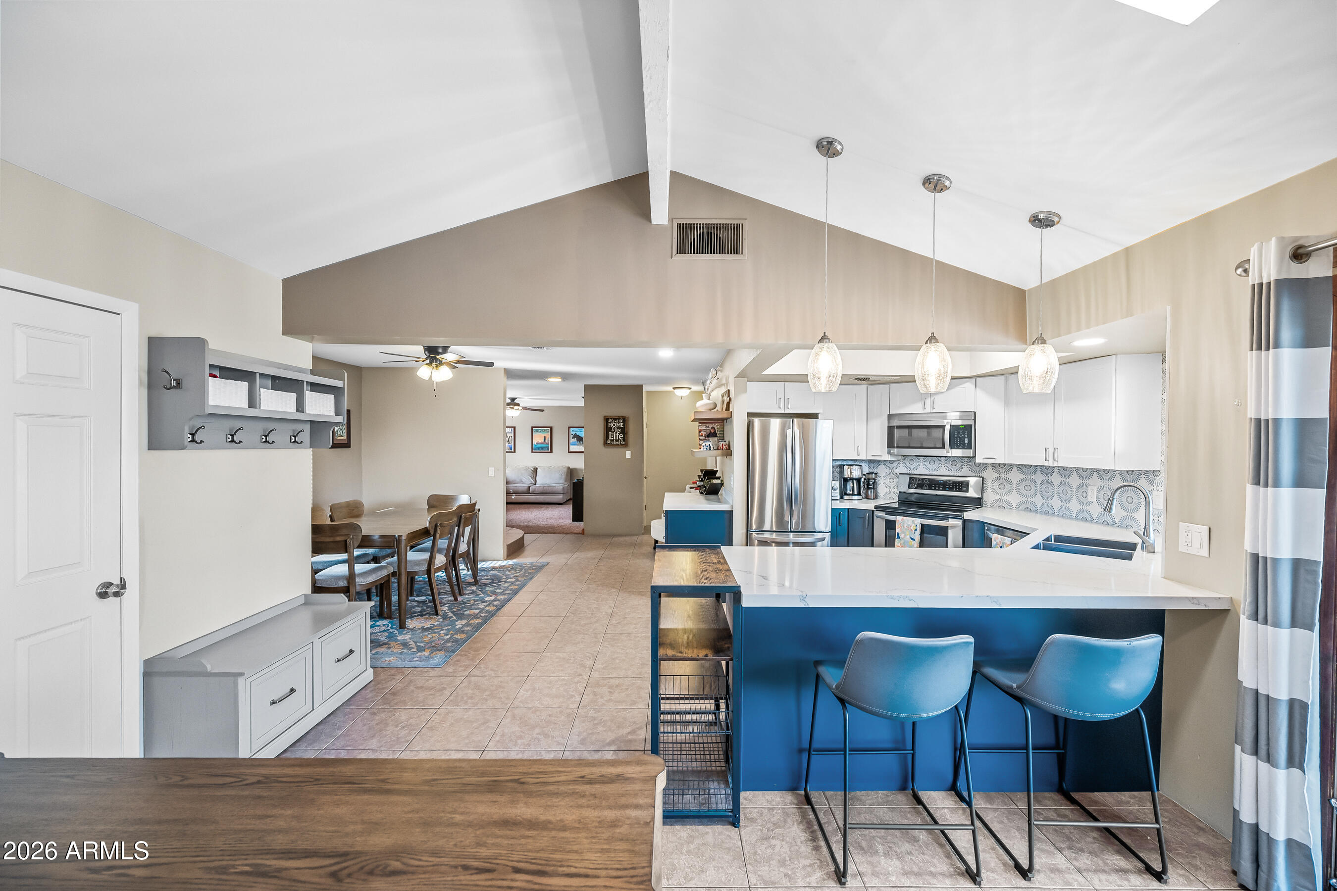 4616 W BUFFALO Street