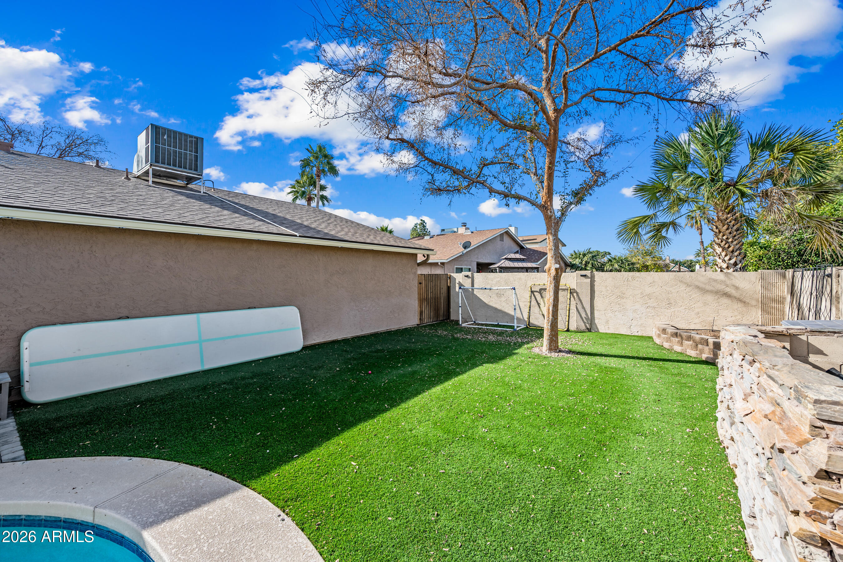 4616 W BUFFALO Street