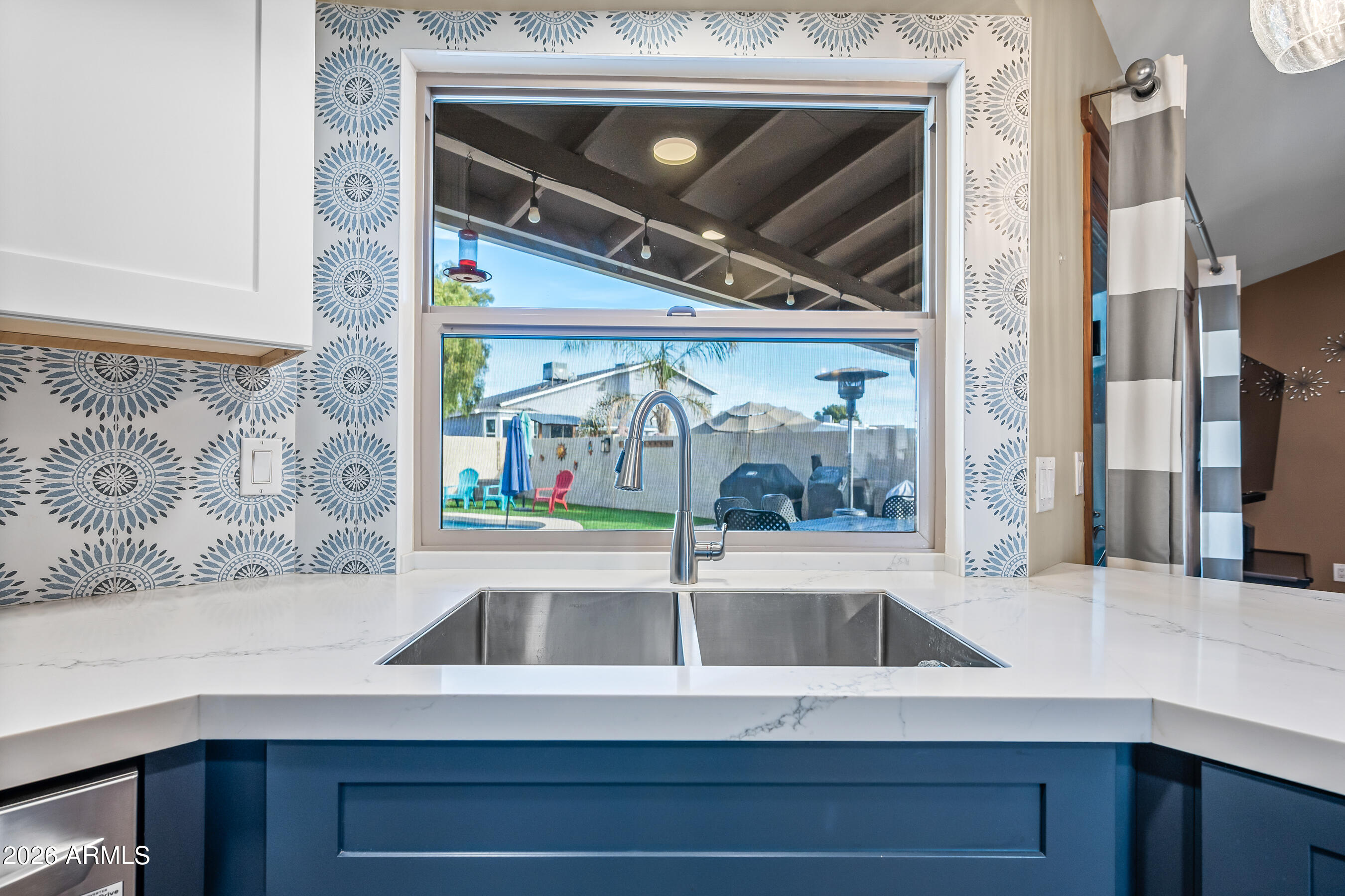 4616 W BUFFALO Street