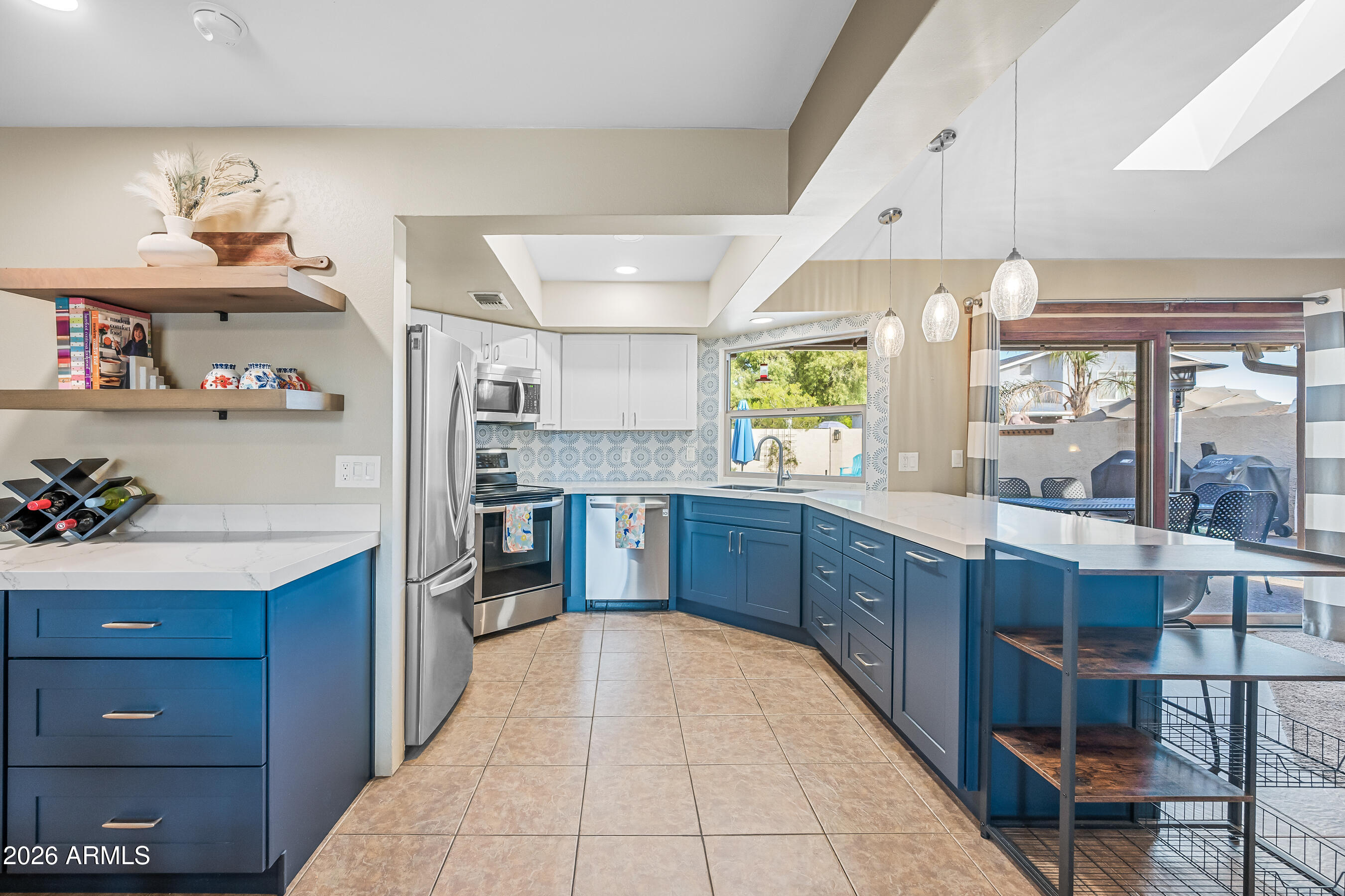 4616 W BUFFALO Street