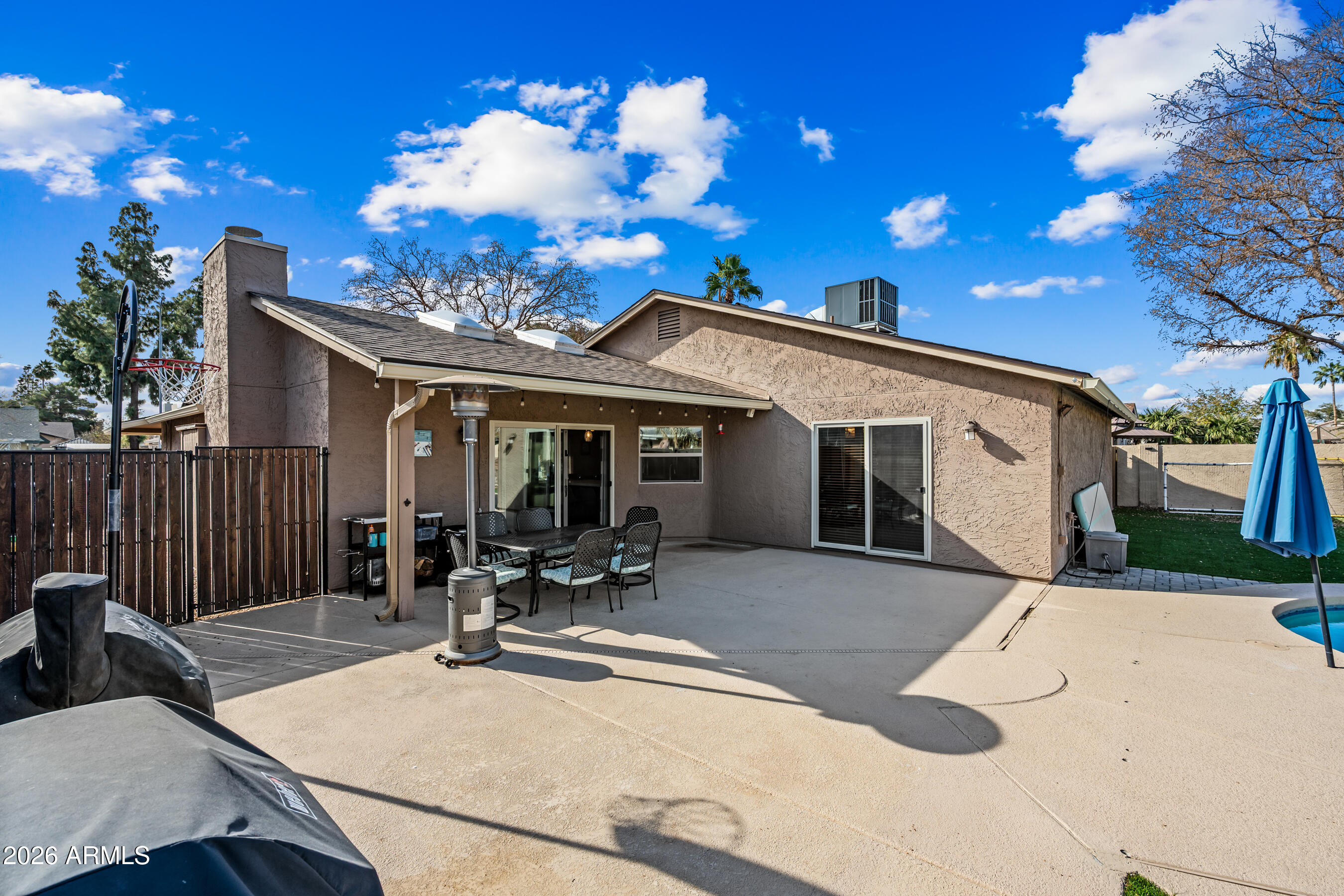 4616 W BUFFALO Street