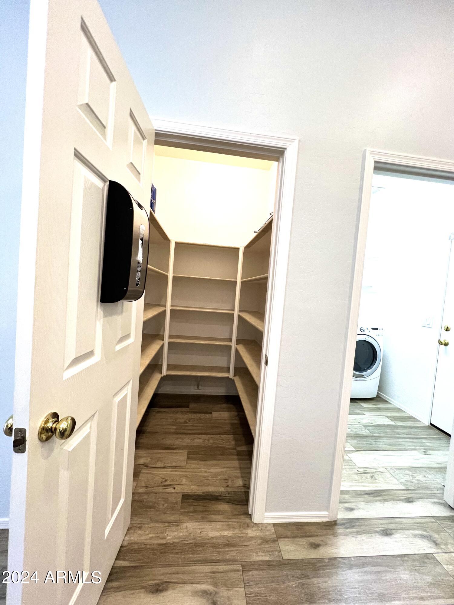 3464 E THORNTON Avenue