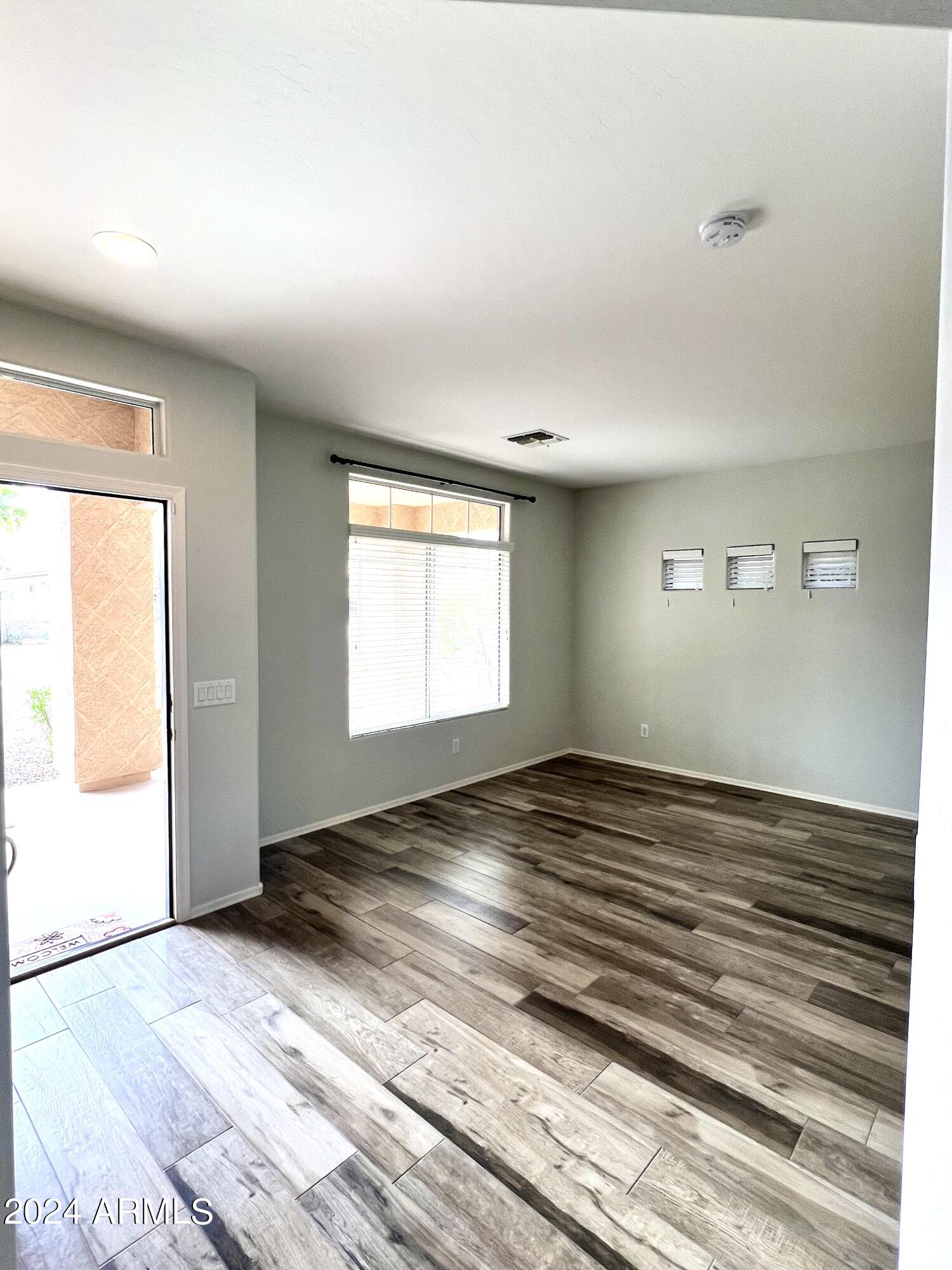 3464 E THORNTON Avenue