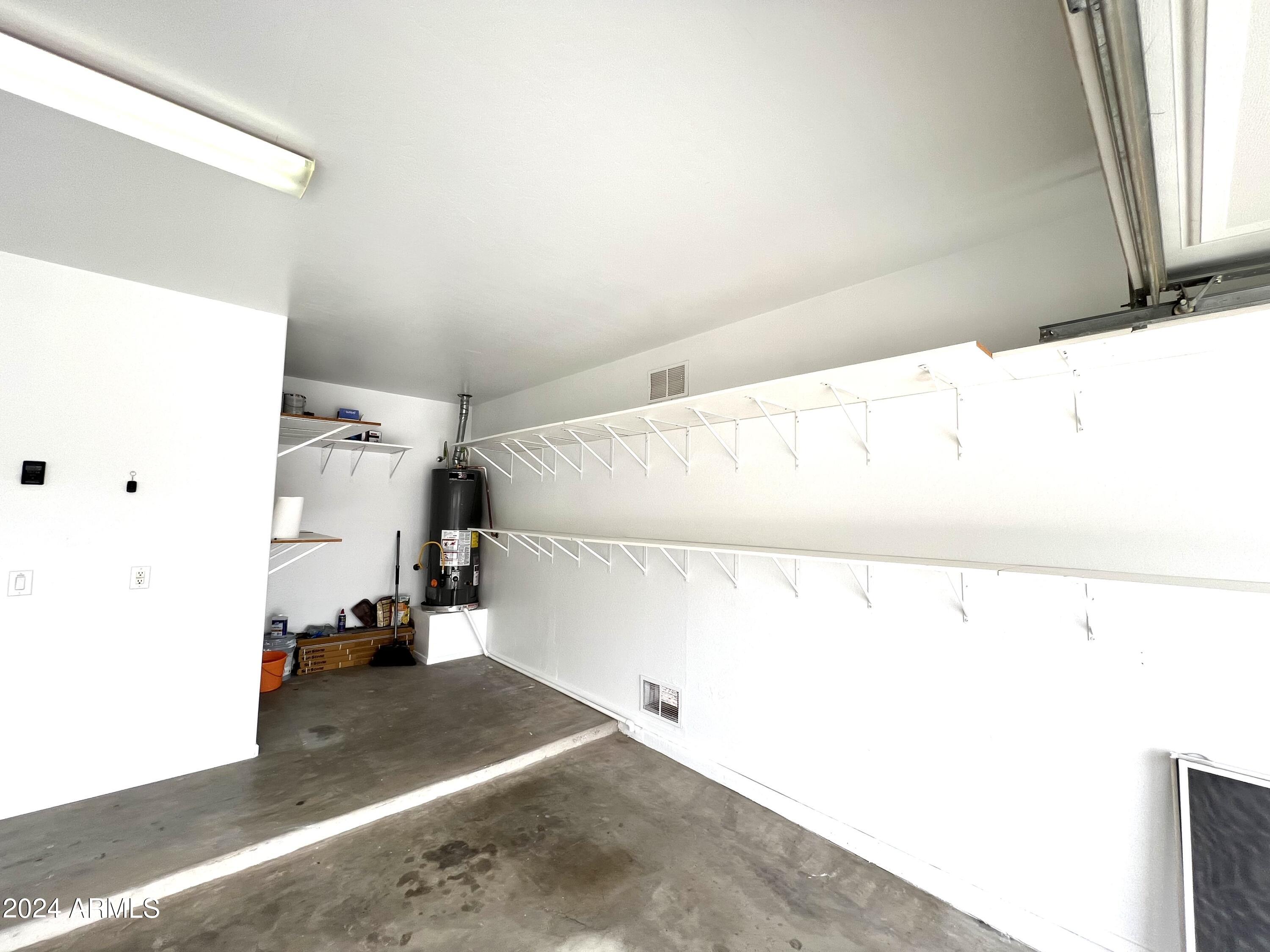 3464 E THORNTON Avenue