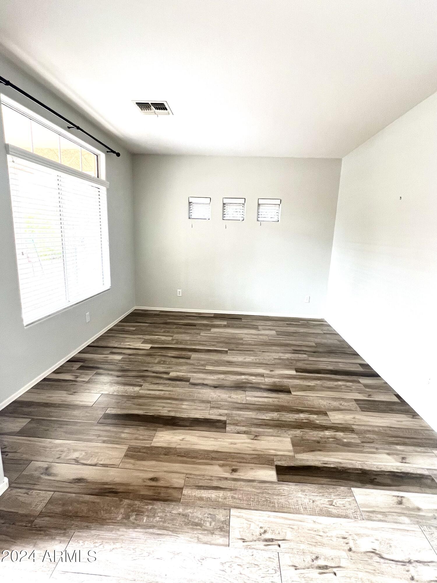 3464 E THORNTON Avenue