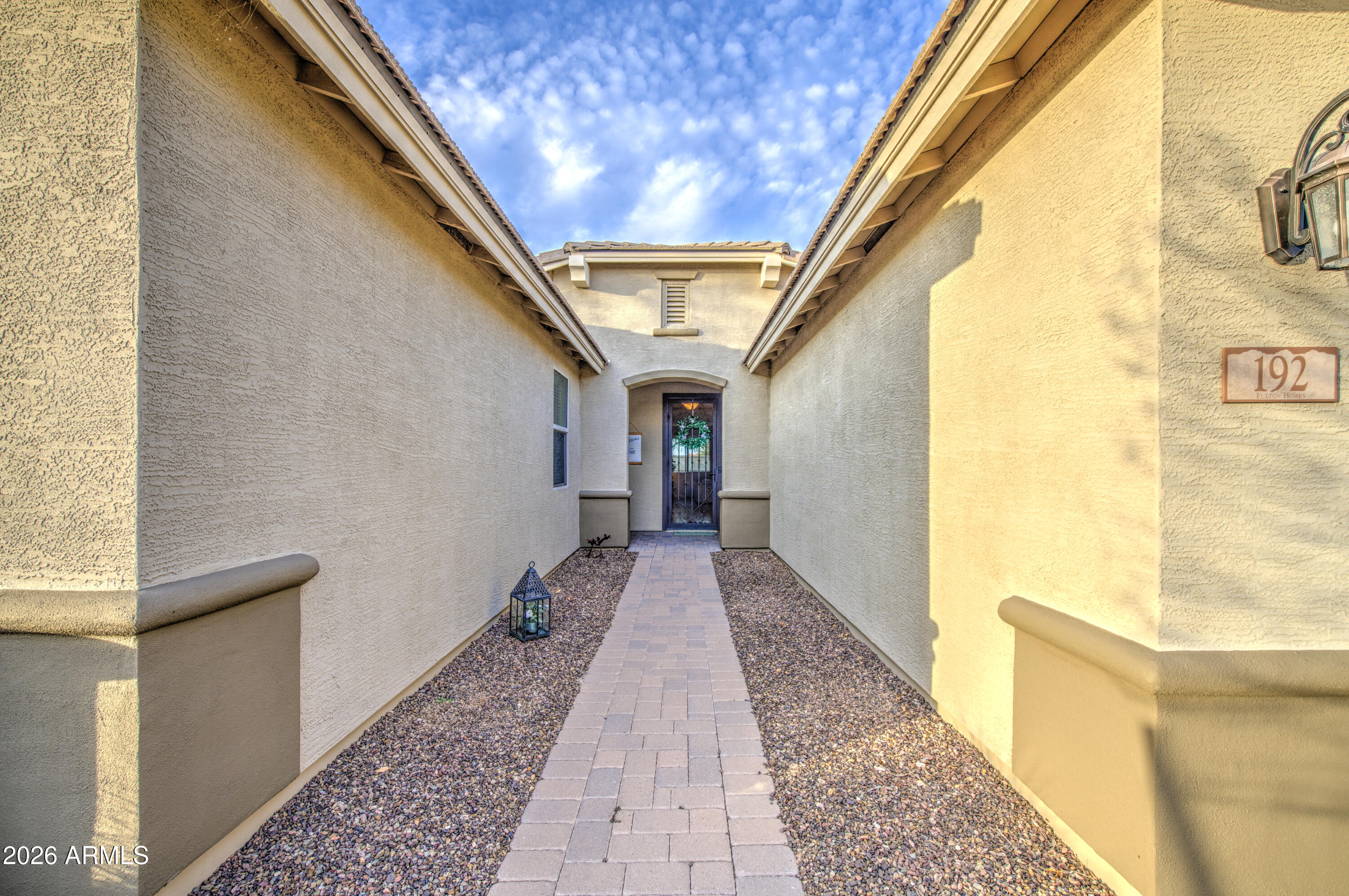 192 W HACKBERRY Avenue