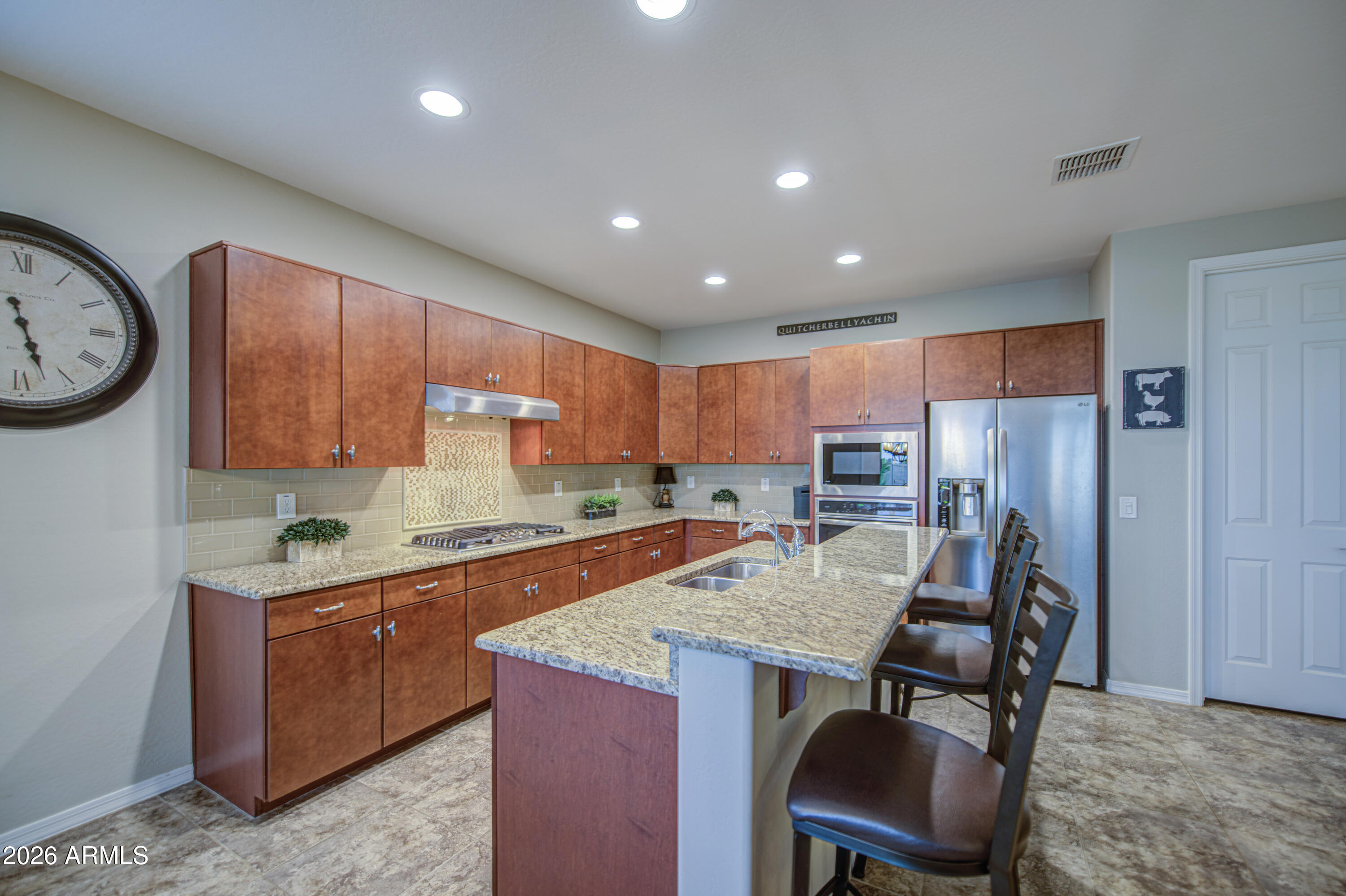 192 W HACKBERRY Avenue