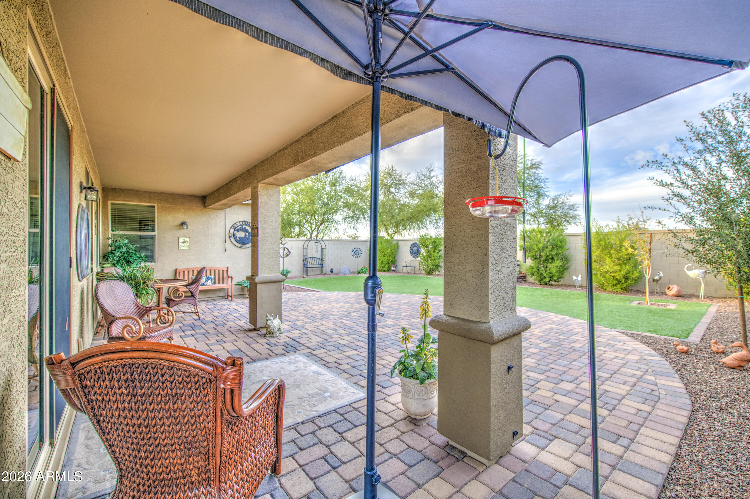 192 W HACKBERRY Avenue