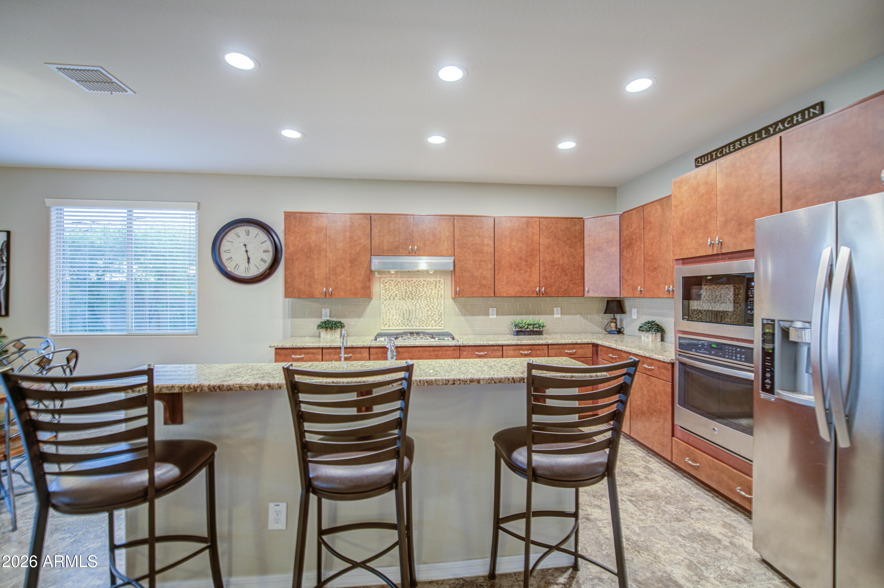 192 W HACKBERRY Avenue