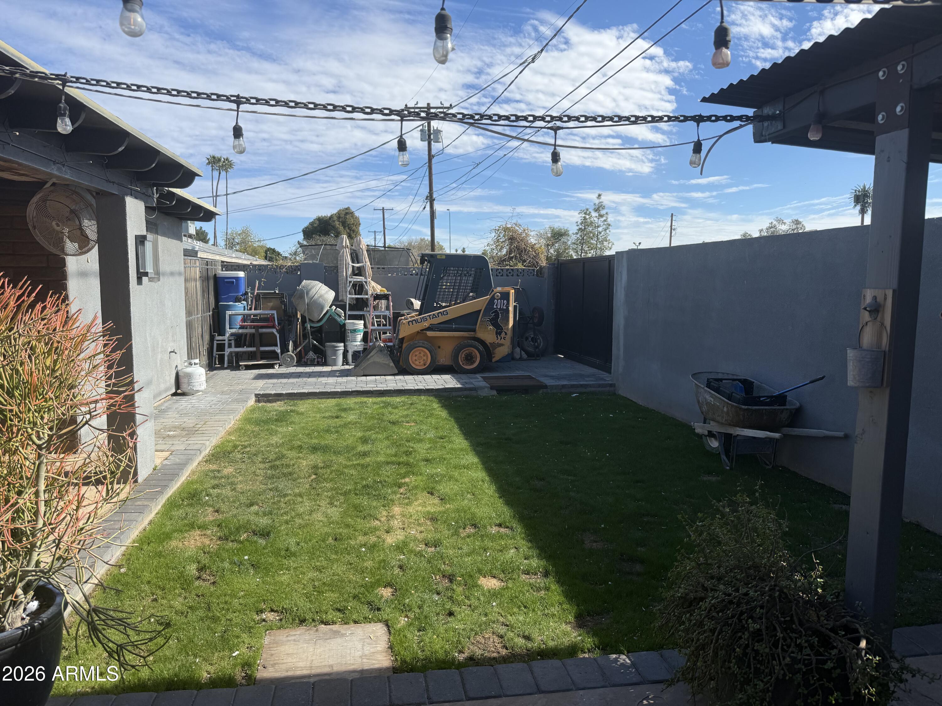 1709 E JARVIS Avenue