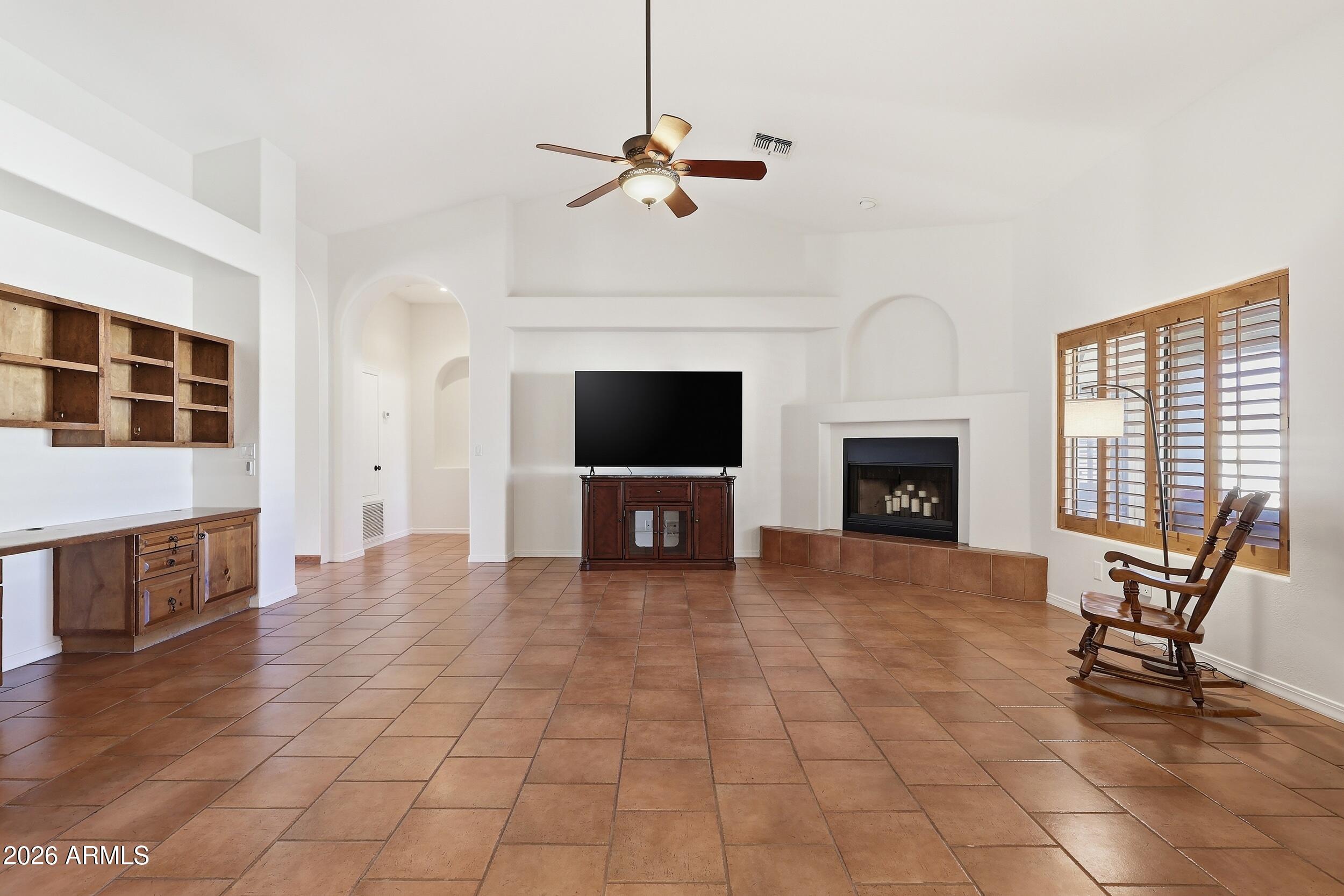 1133 N Peppertree Drive