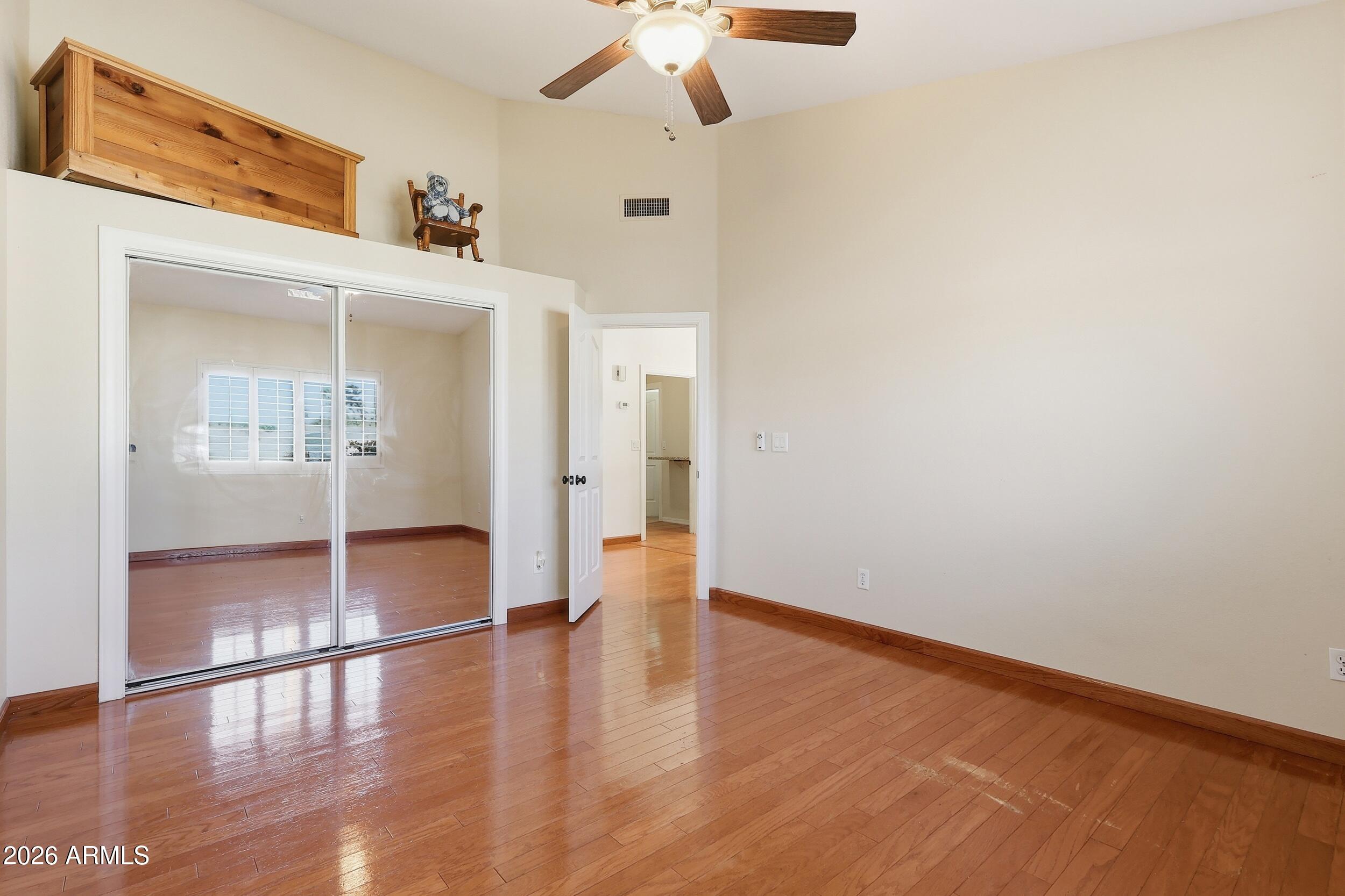 1133 N Peppertree Drive