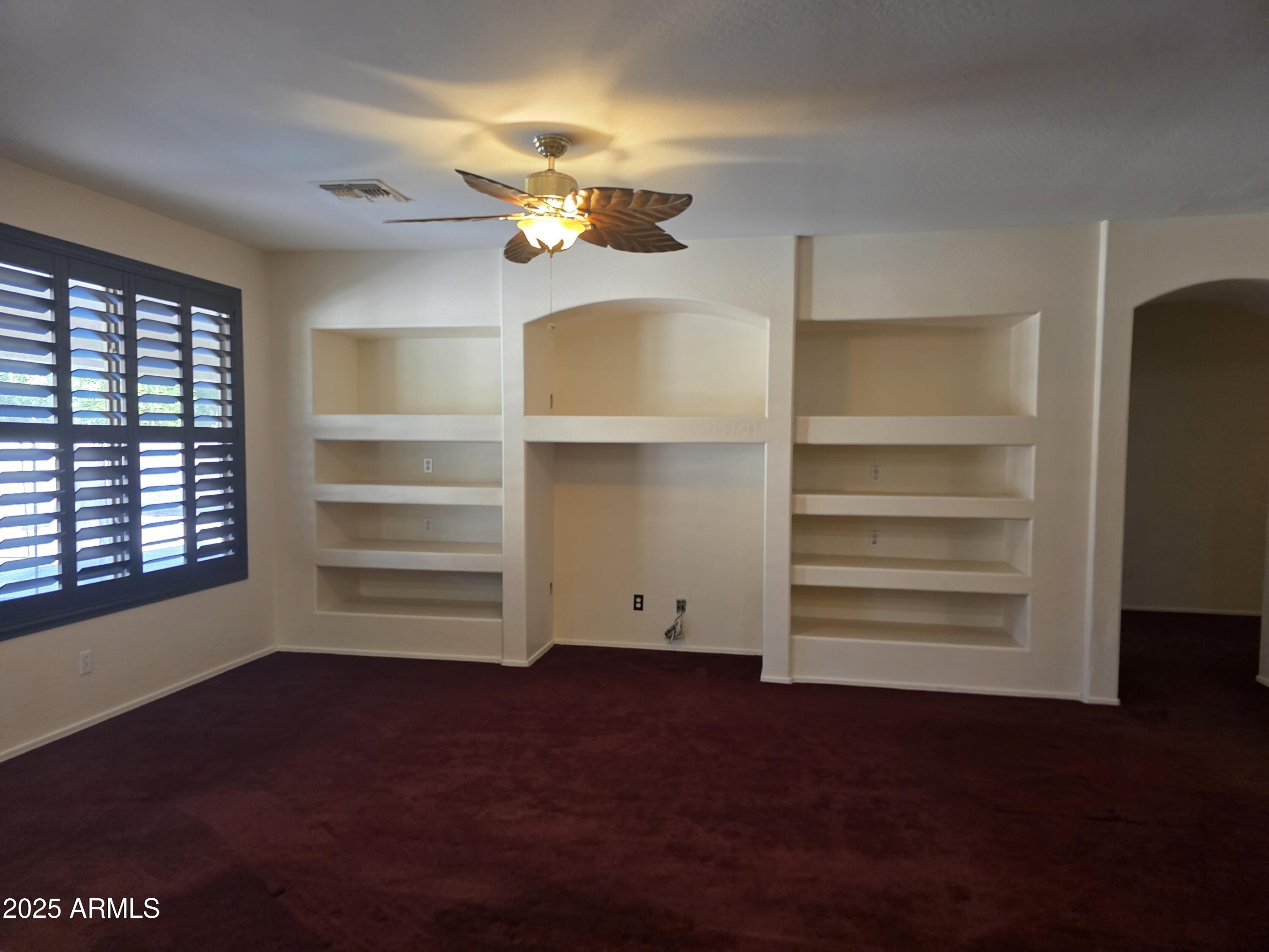 1162 E SPRINGFIELD Place