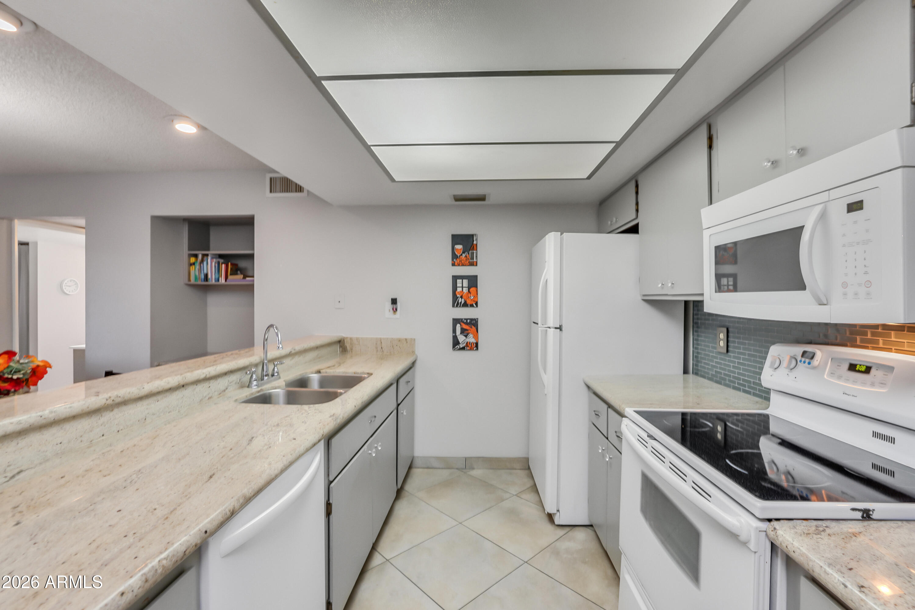 1920 W LINDNER Avenue 175