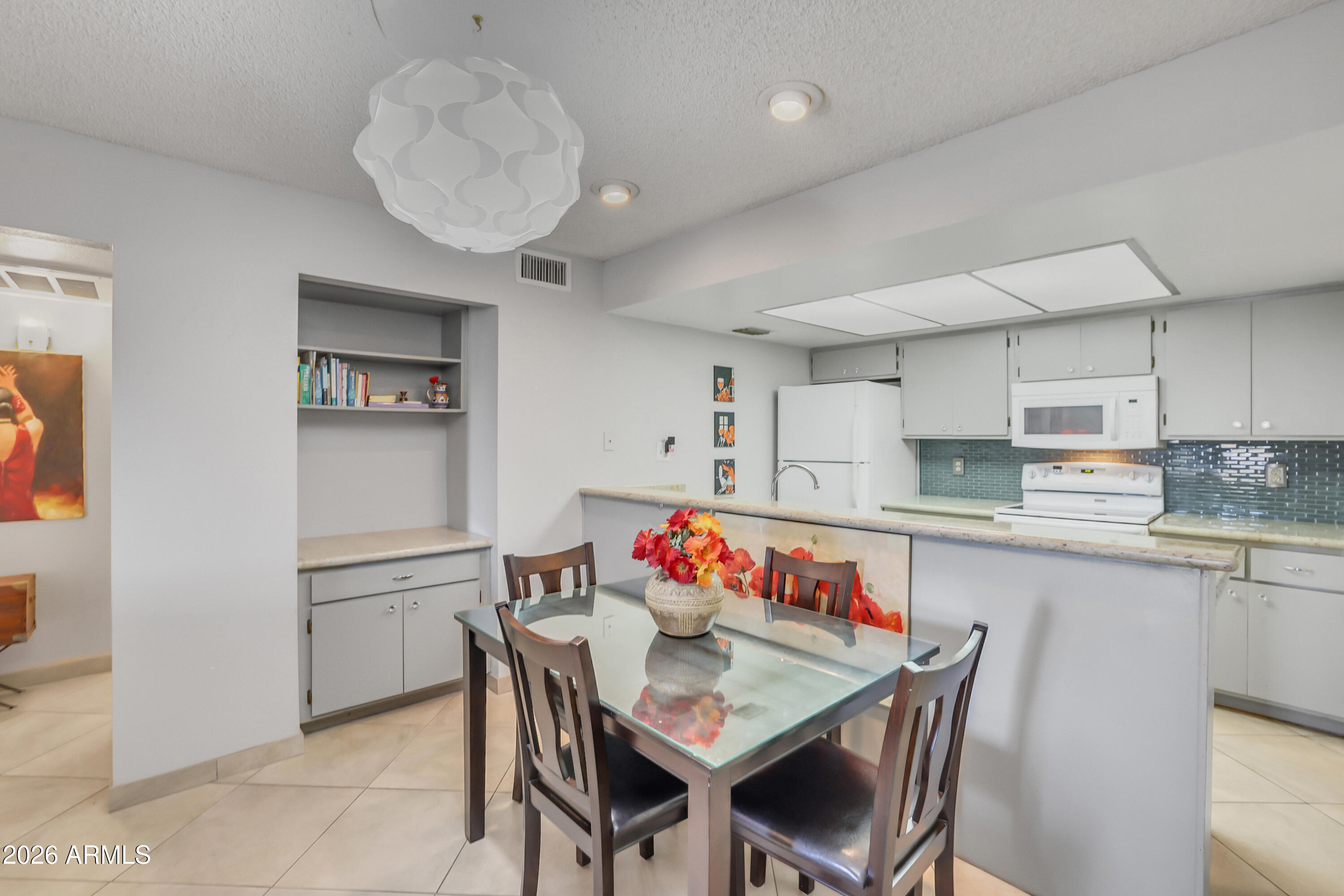 1920 W LINDNER Avenue 175