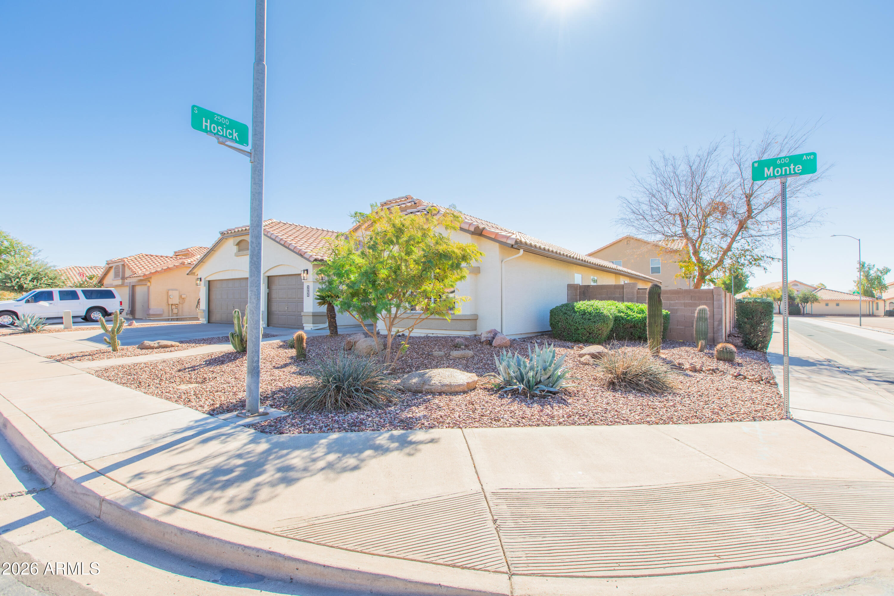 635 W MONTE Avenue
