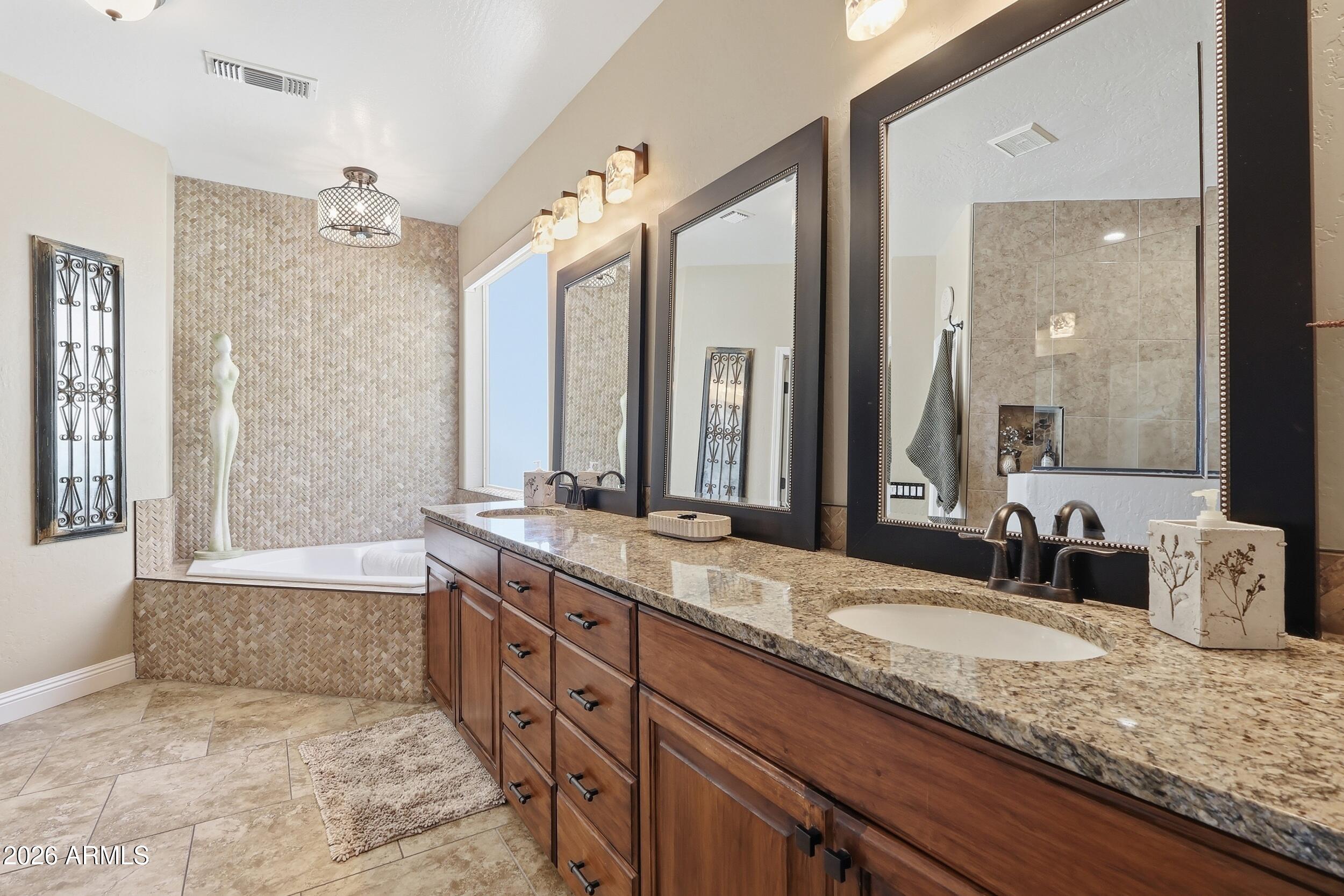 1756 E Queen Palm Drive