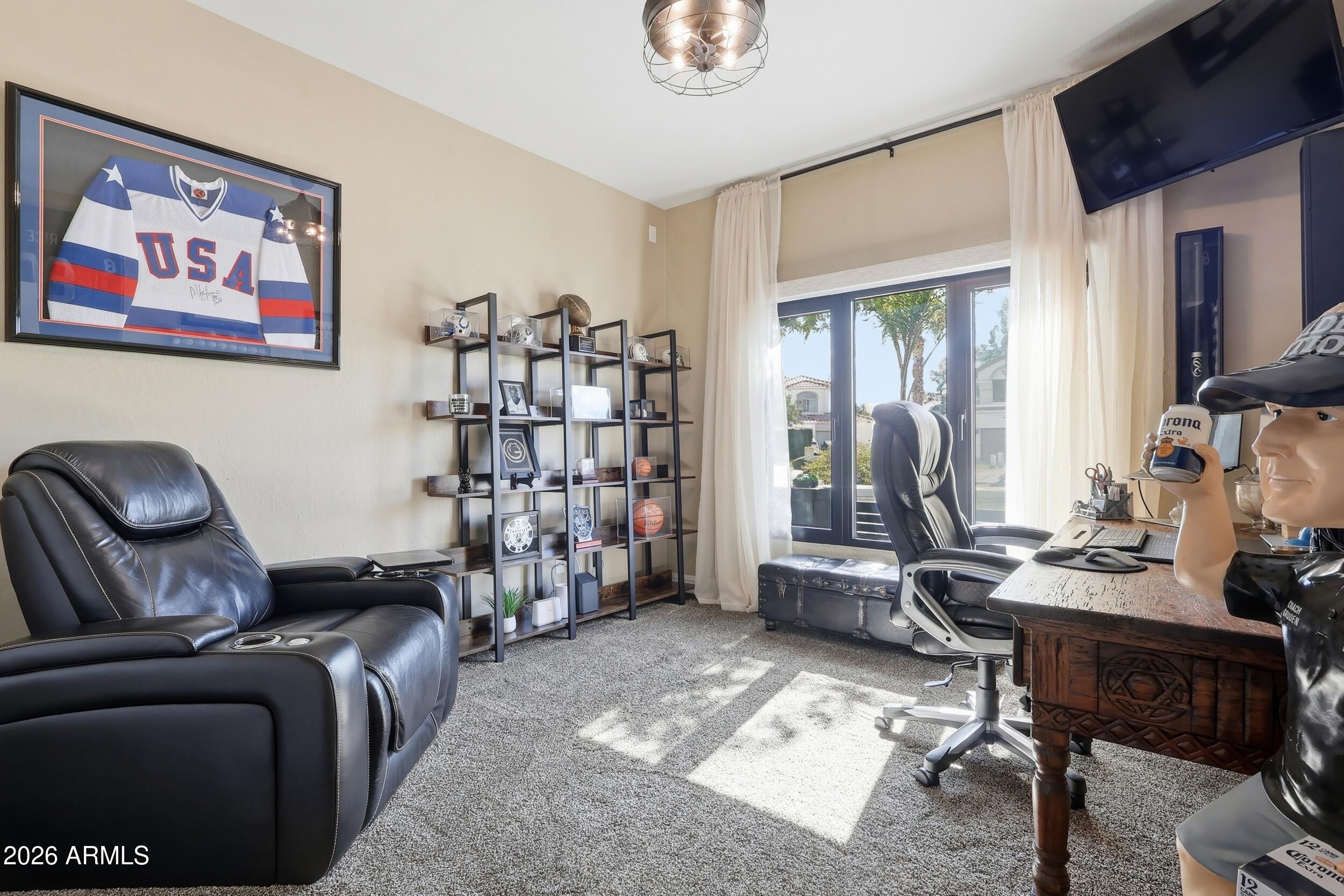 1756 E Queen Palm Drive