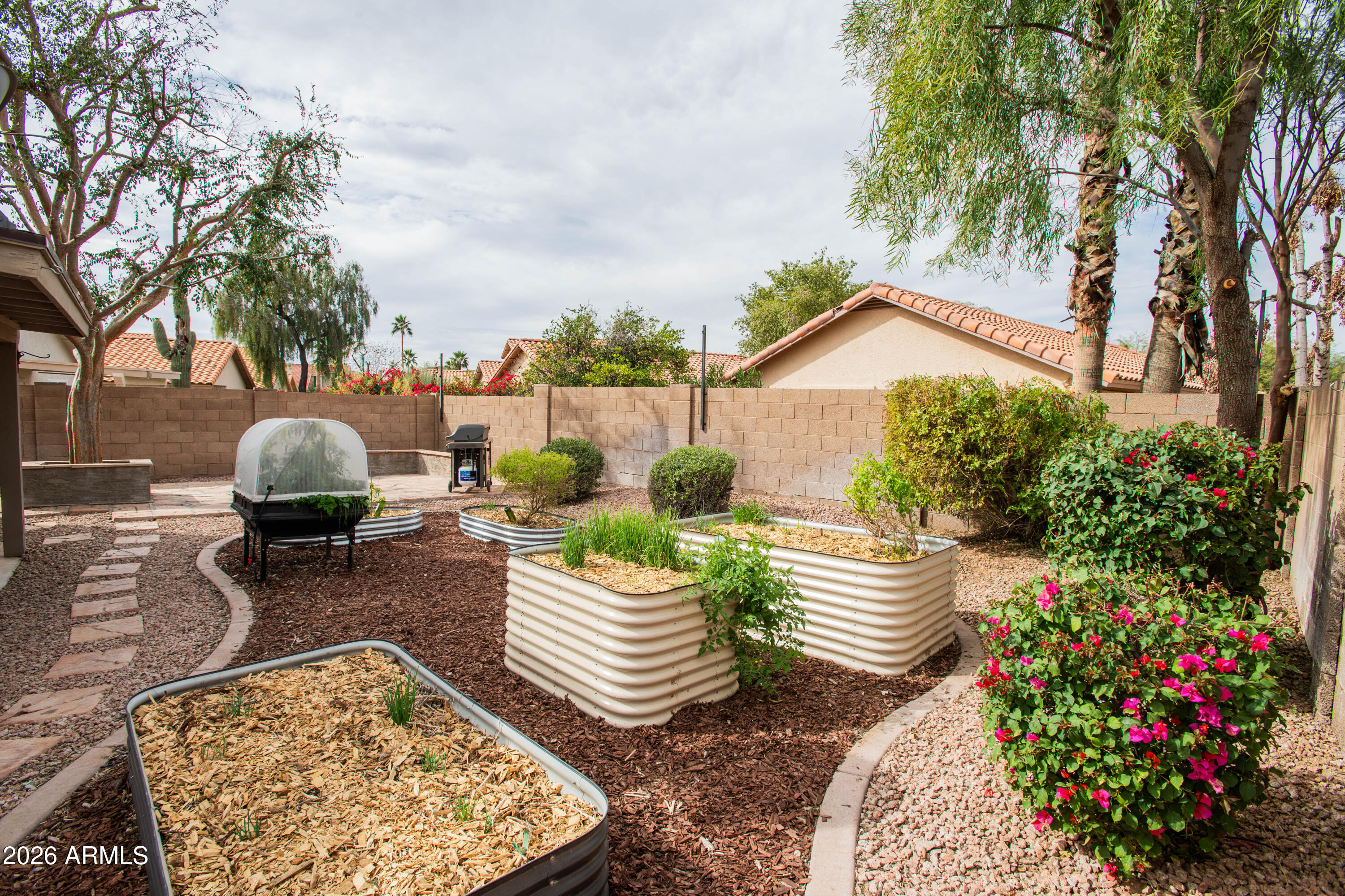 3920 E SOUTH FORK Drive