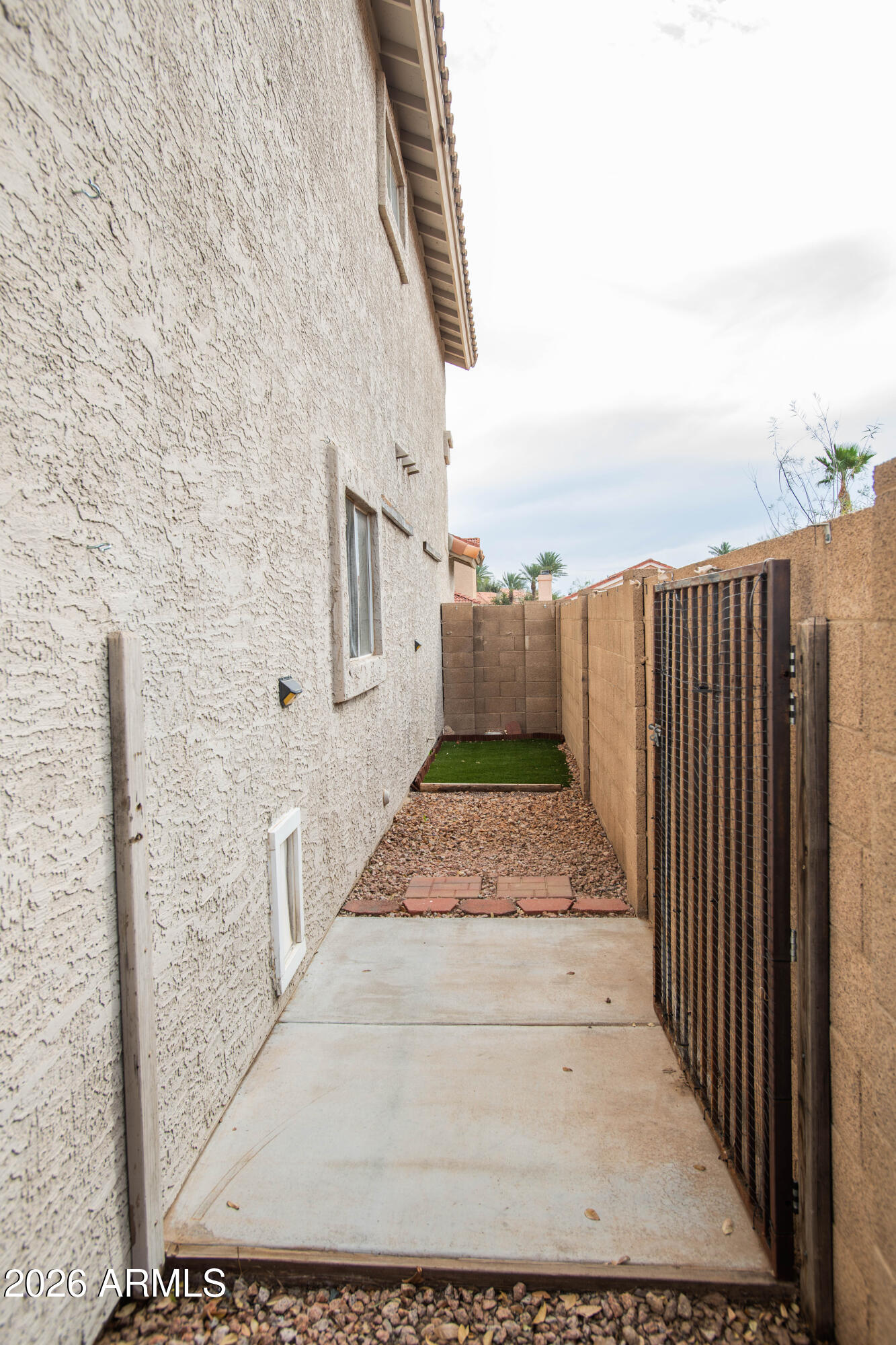 3920 E SOUTH FORK Drive