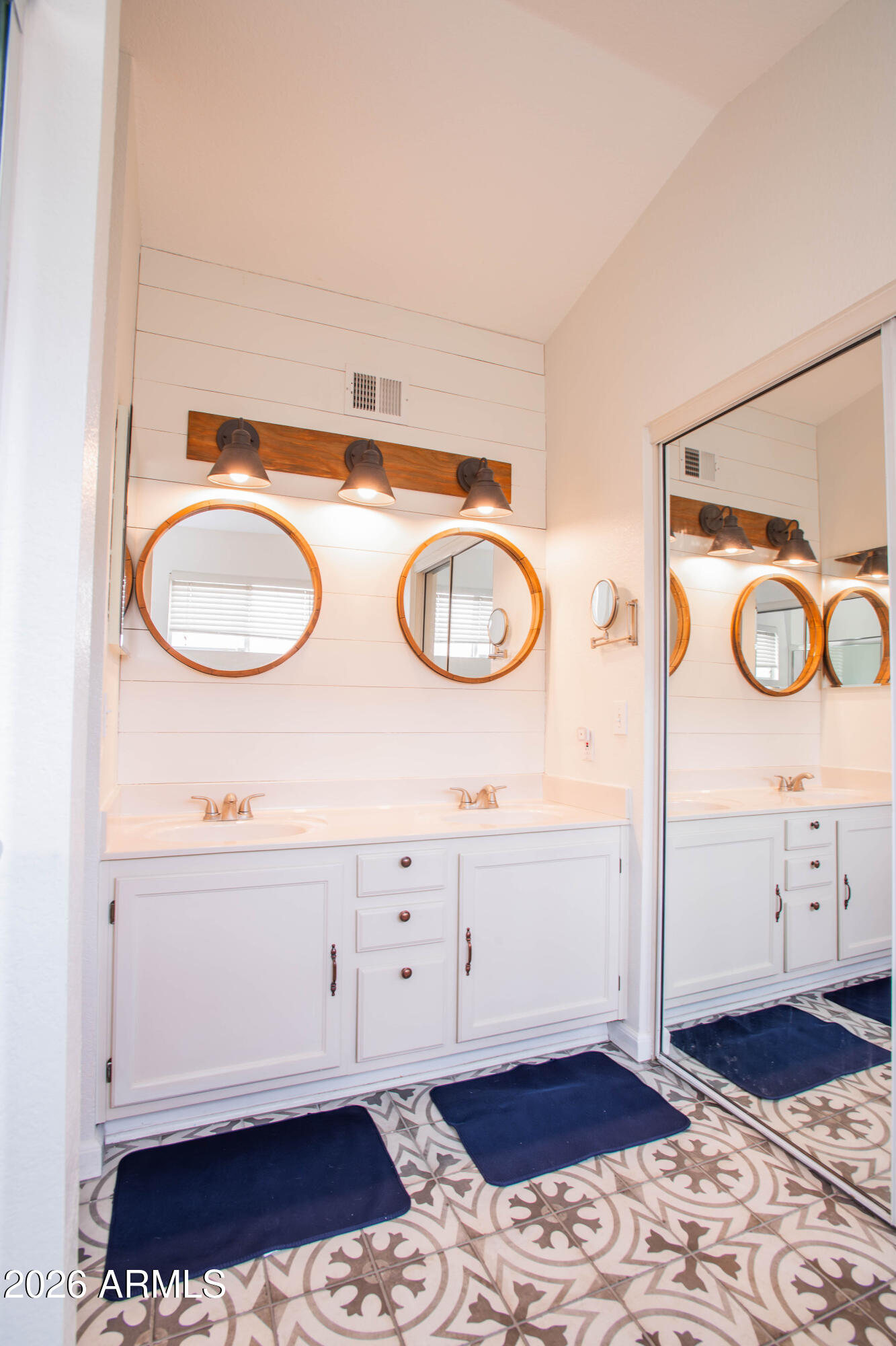 3920 E SOUTH FORK Drive