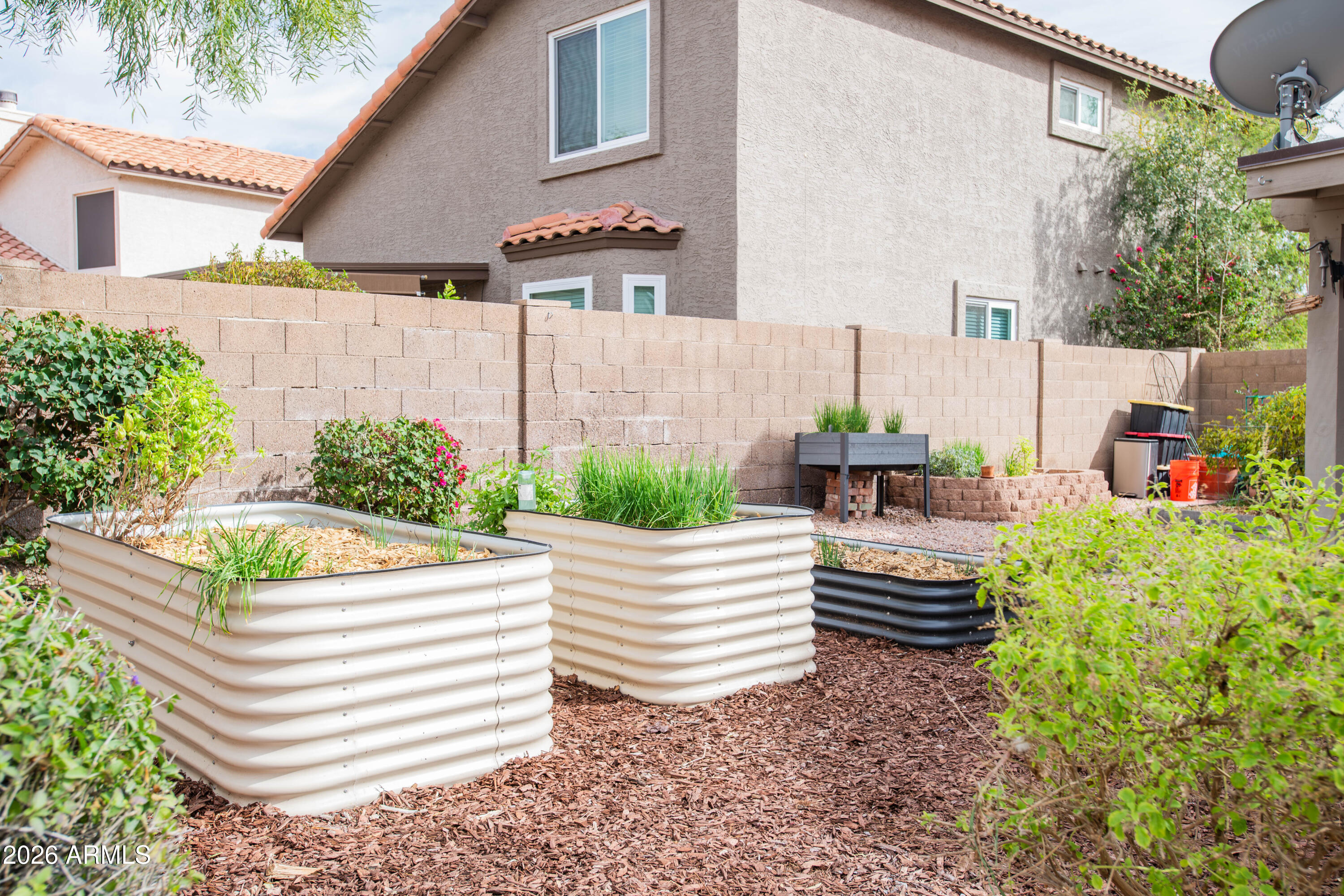 3920 E SOUTH FORK Drive