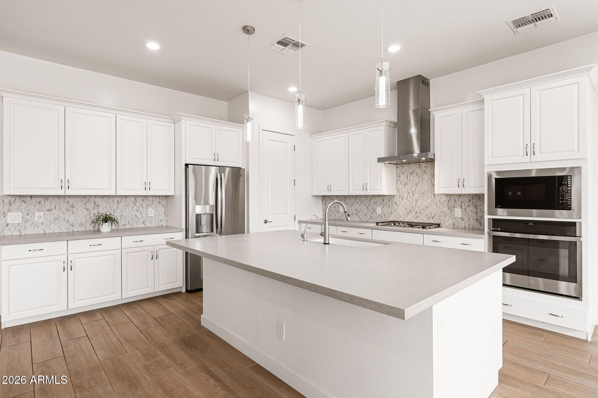 1458 E LODGEPOLE Drive