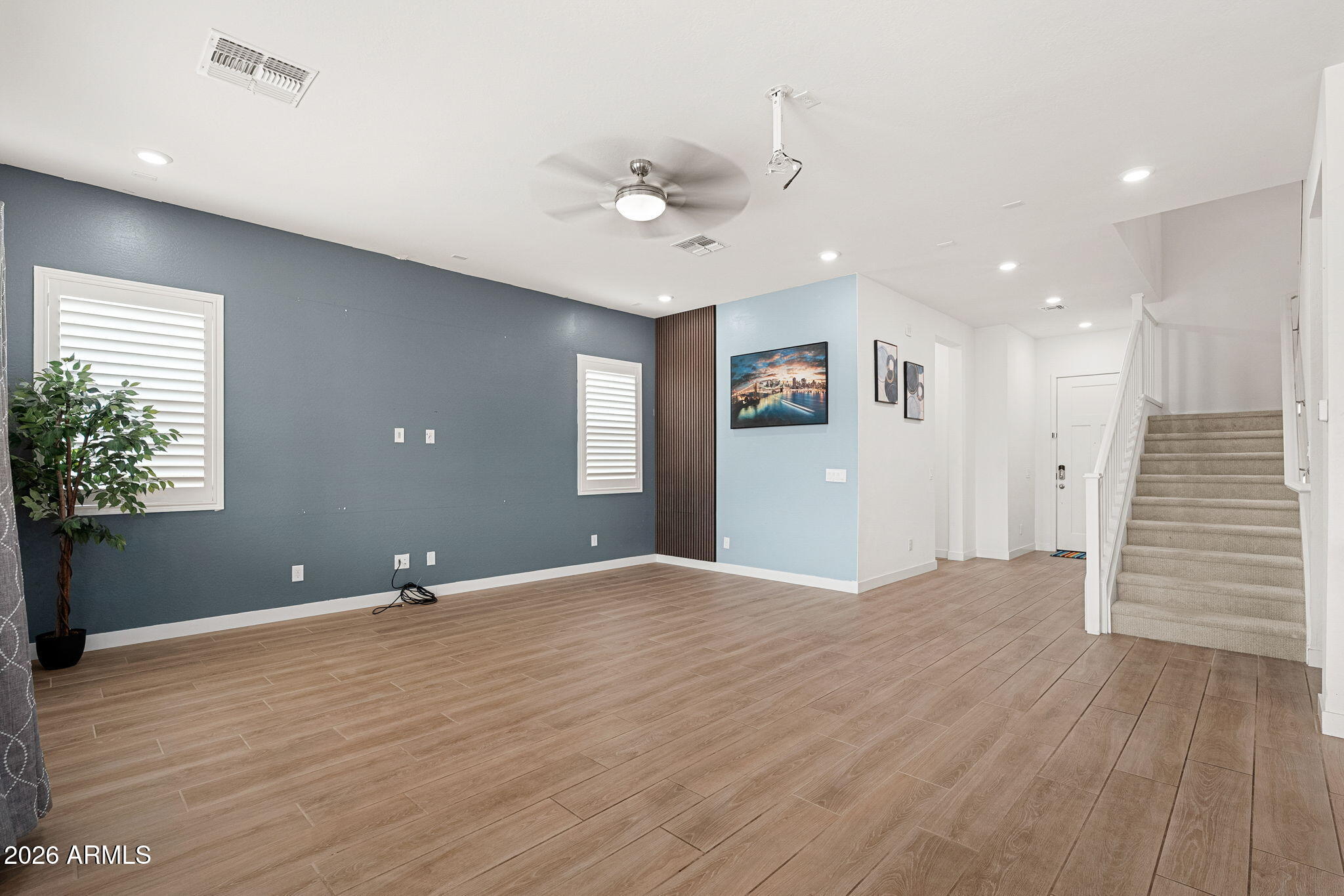 1458 E LODGEPOLE Drive