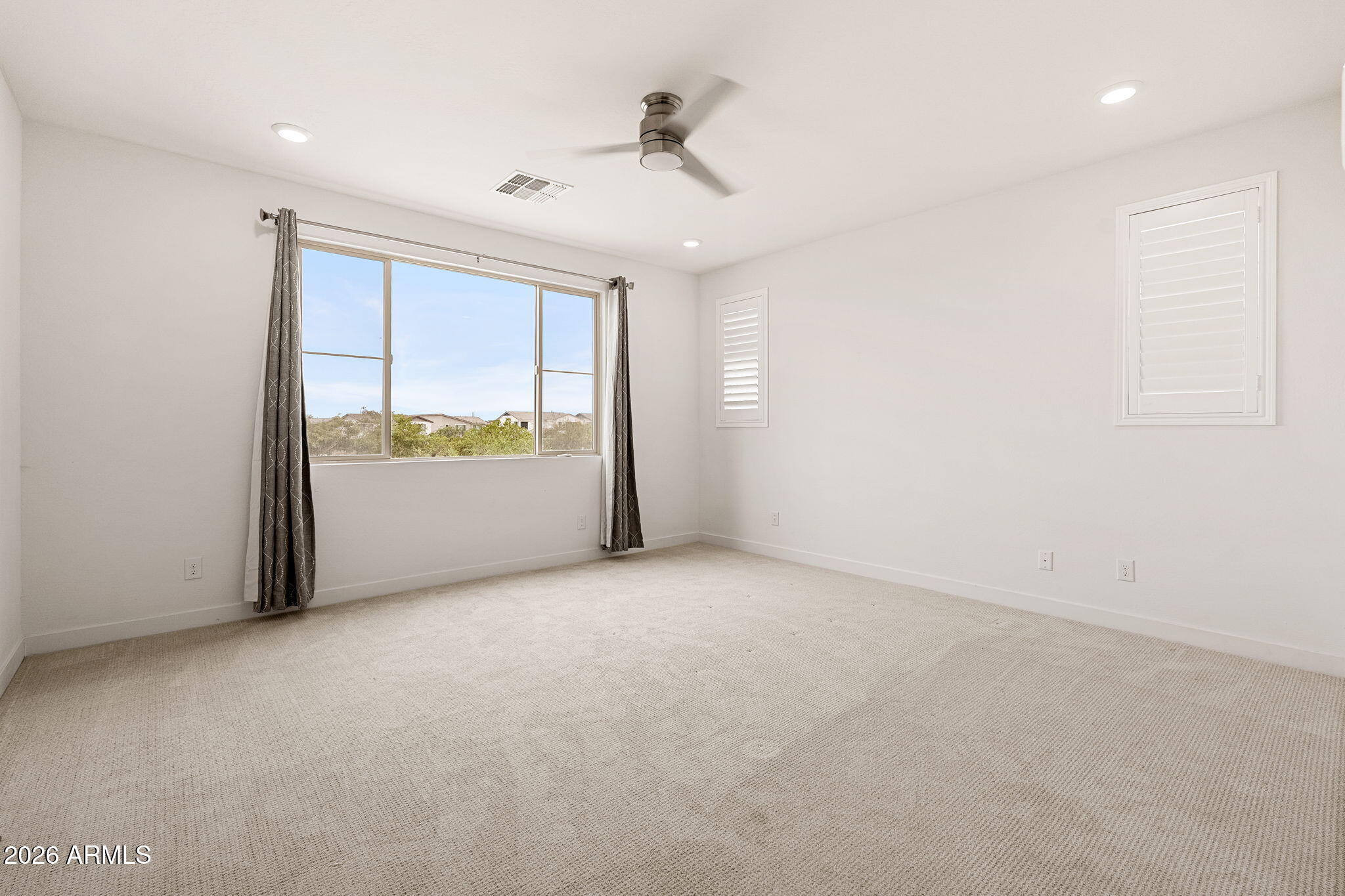 1458 E LODGEPOLE Drive