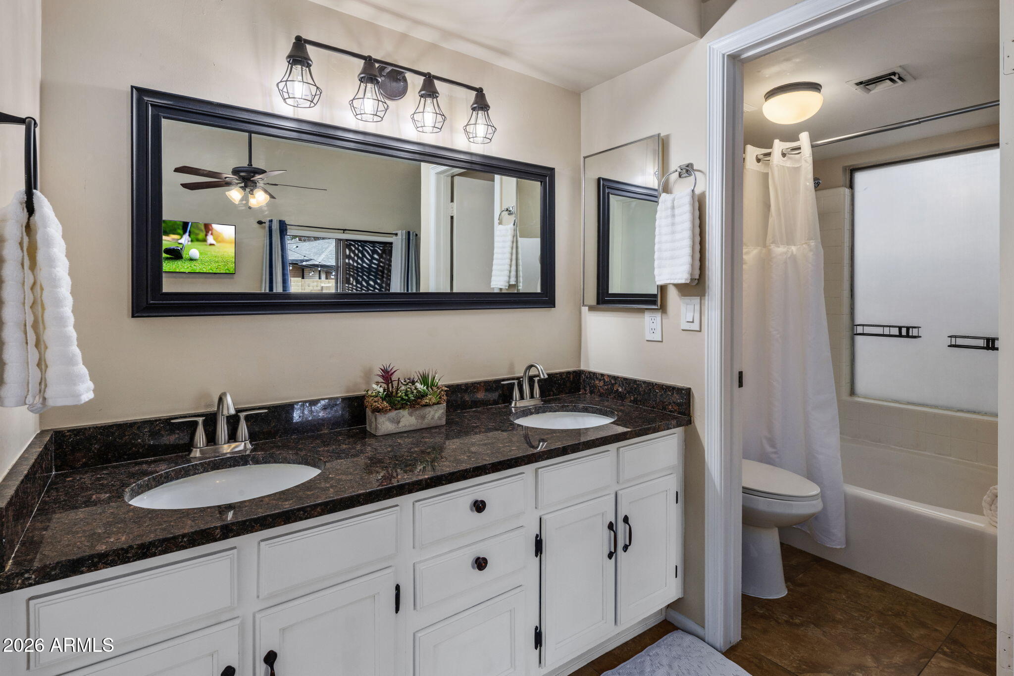 338 N HERITAGE Drive